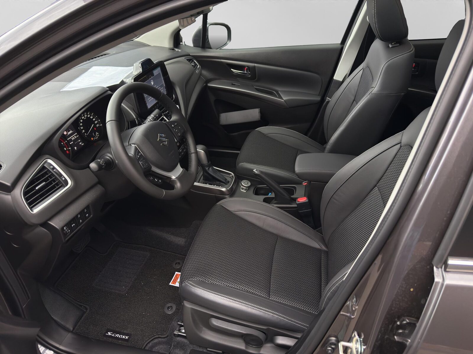 SUZUKI S-Cross 1.4 T Compact Top Hybrid 4x4, Mild-Hybrid Petrol/Electric, Ex-demonstrator, Automatic - 2