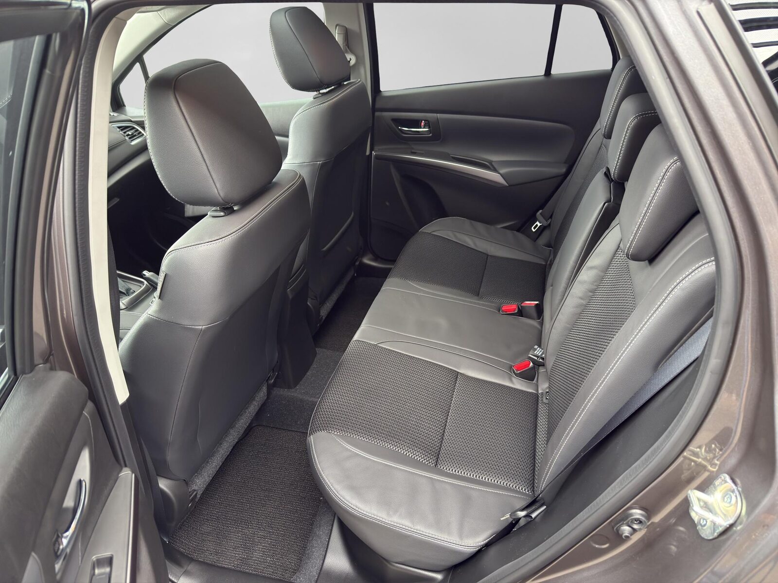 SUZUKI S-Cross 1.4 T Compact Top Hybrid 4x4, Mild-Hybrid Petrol/Electric, Ex-demonstrator, Automatic - 7