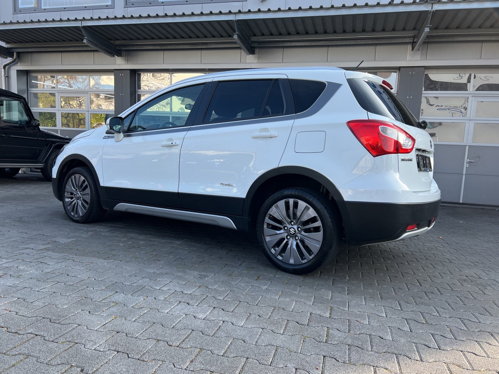SUZUKI SX4 S-Cross 1.6 TD PizSulai 4WD TCSS, Diesel, Second hand / Used, Automatic - 3