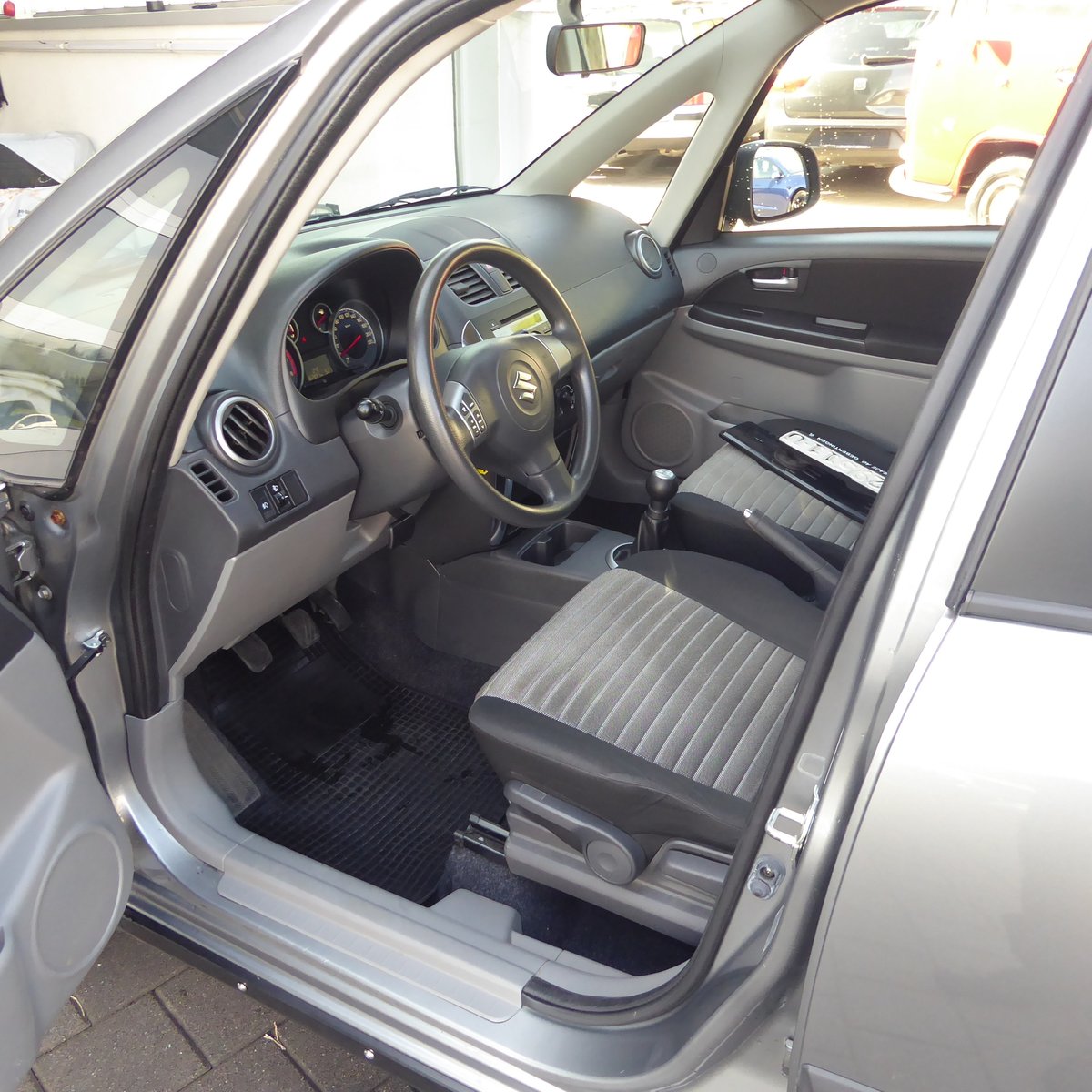 SUZUKI SX4 1.6 16V GL 4WD, Petrol, Second hand / Used, Manual - 5