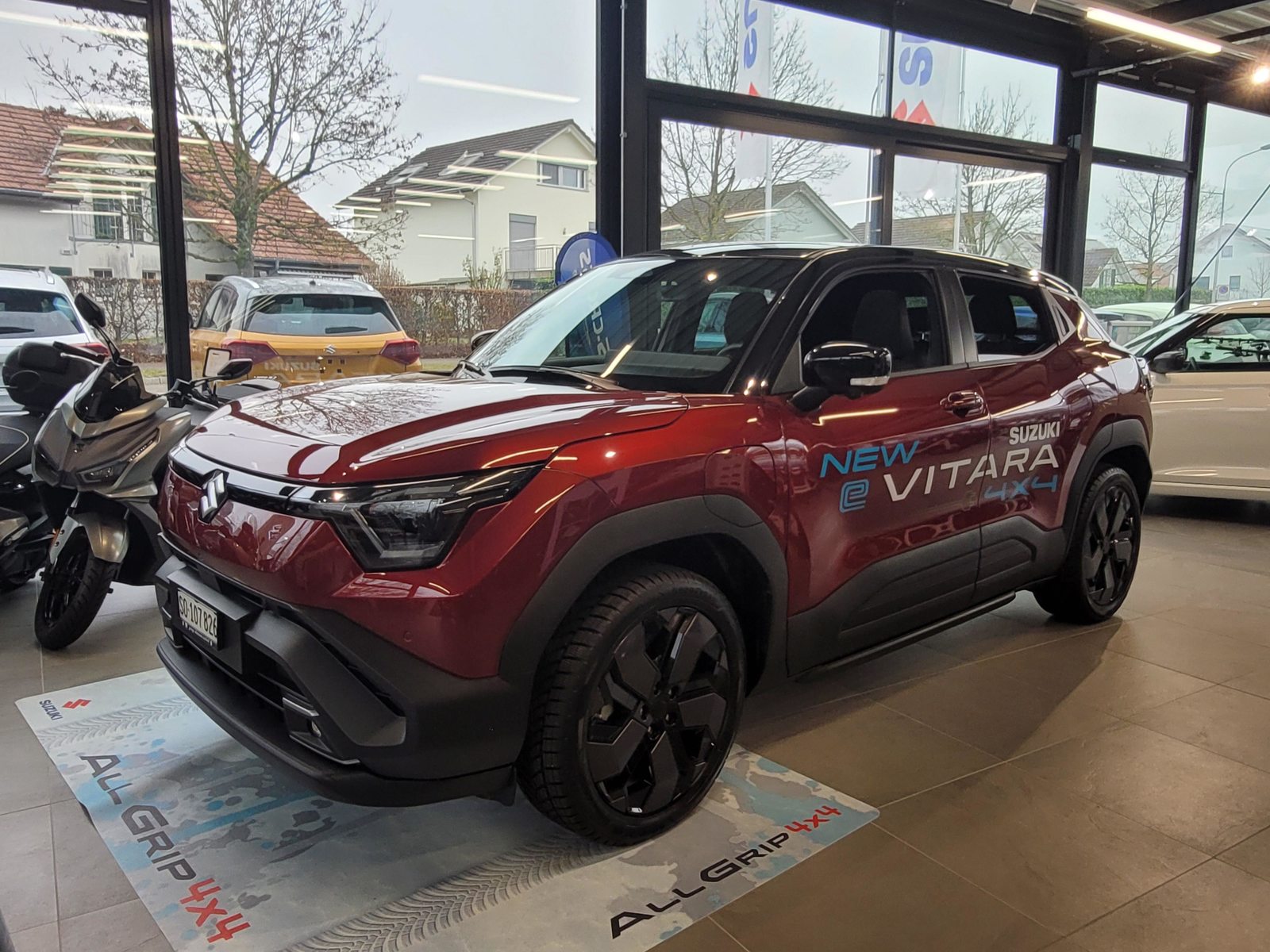 SUZUKI e Vitara Compact Top