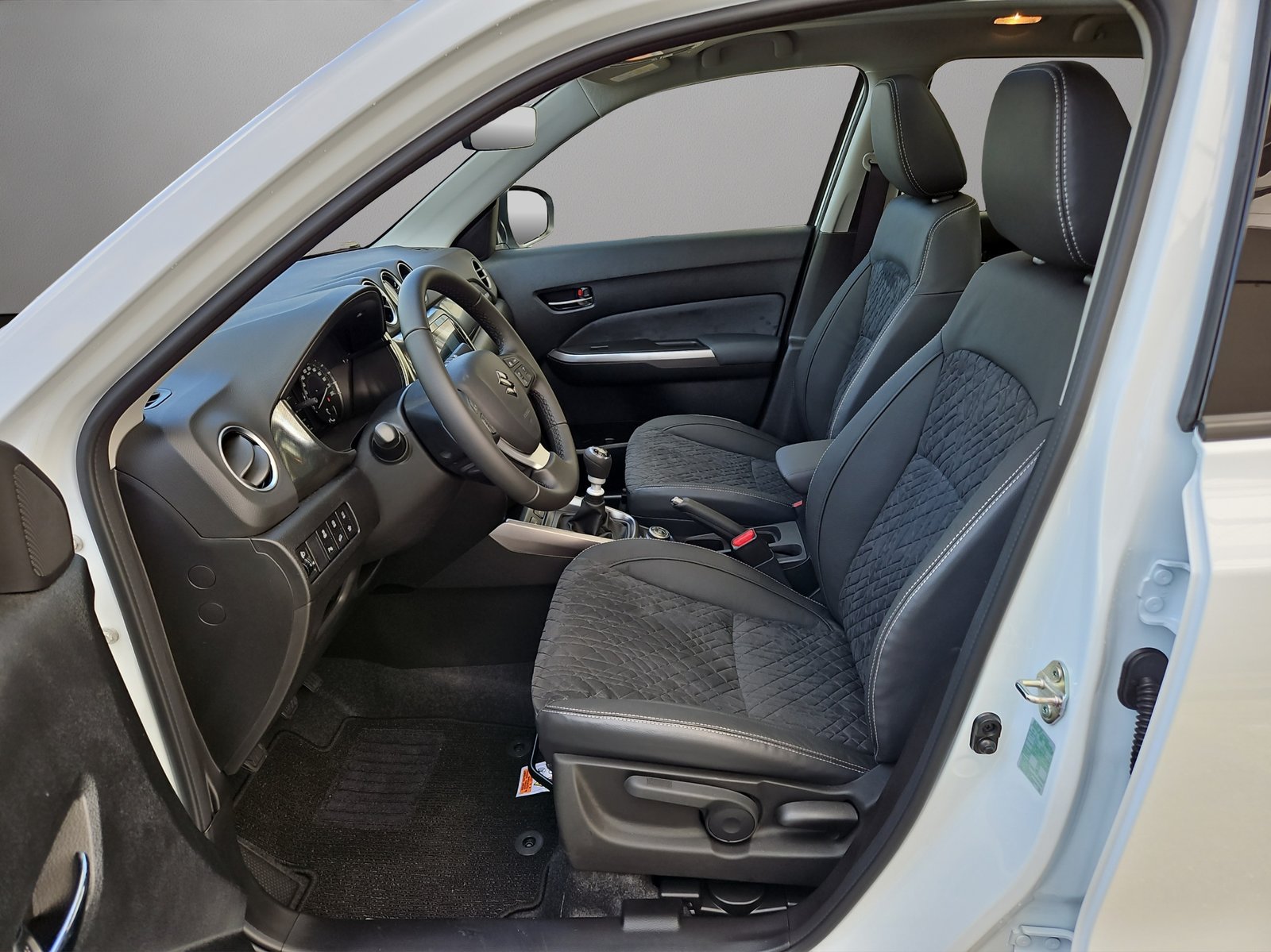 SUZUKI Vitara 1.4 Boosterjet Compact Top 4x4 Hybrid, Essence, Voiture nouvelle, Manuelle - 5