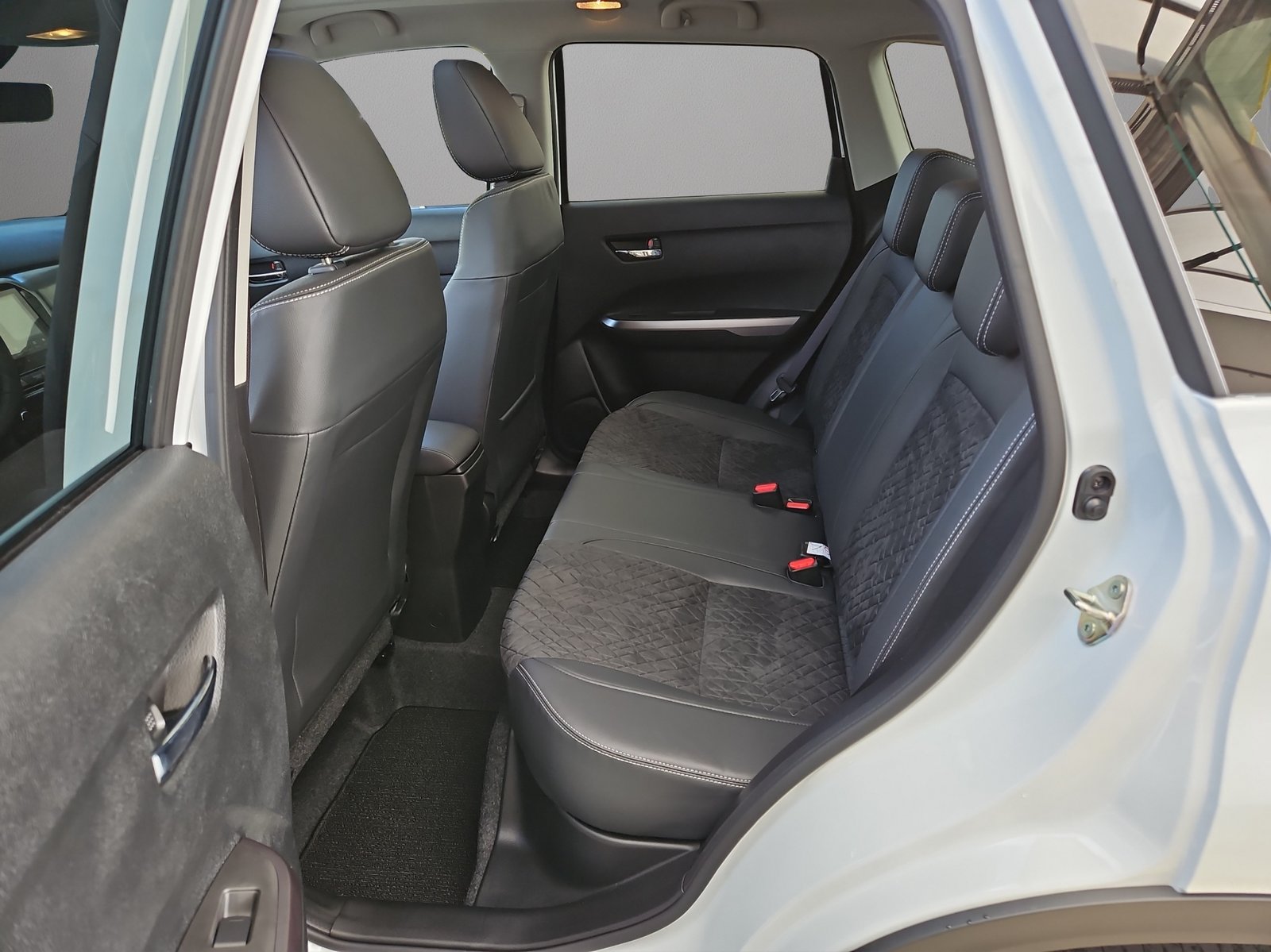 SUZUKI Vitara 1.4 Boosterjet Compact Top 4x4 Hybrid, Essence, Voiture nouvelle, Manuelle - 6