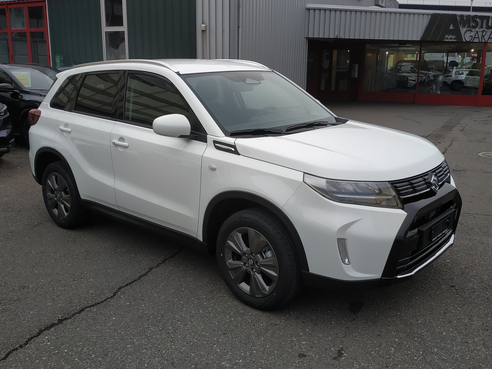 SUZUKI Vitara 1.4 Boosterjet Compact + 4x4 Hybrid Automatic, Benzin, Neuwagen, Automatik - 2