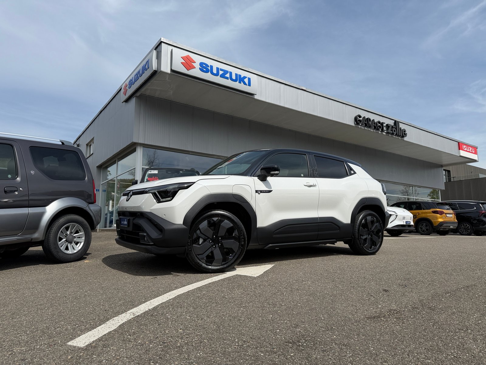 SUZUKI e-Vitara 61kWh Sakura Top 4x4