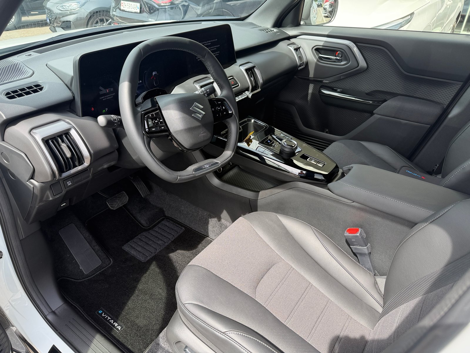 SUZUKI e-Vitara 61kWh Sakura Top 4x4, Électrique, Voiture nouvelle, Automatique - 7