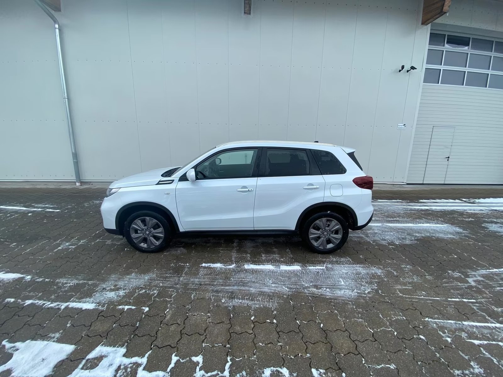 SUZUKI Vitara 1.4 Boosterjet Compact + 4x4 Hybrid, Petrol, New car, Manual - 3