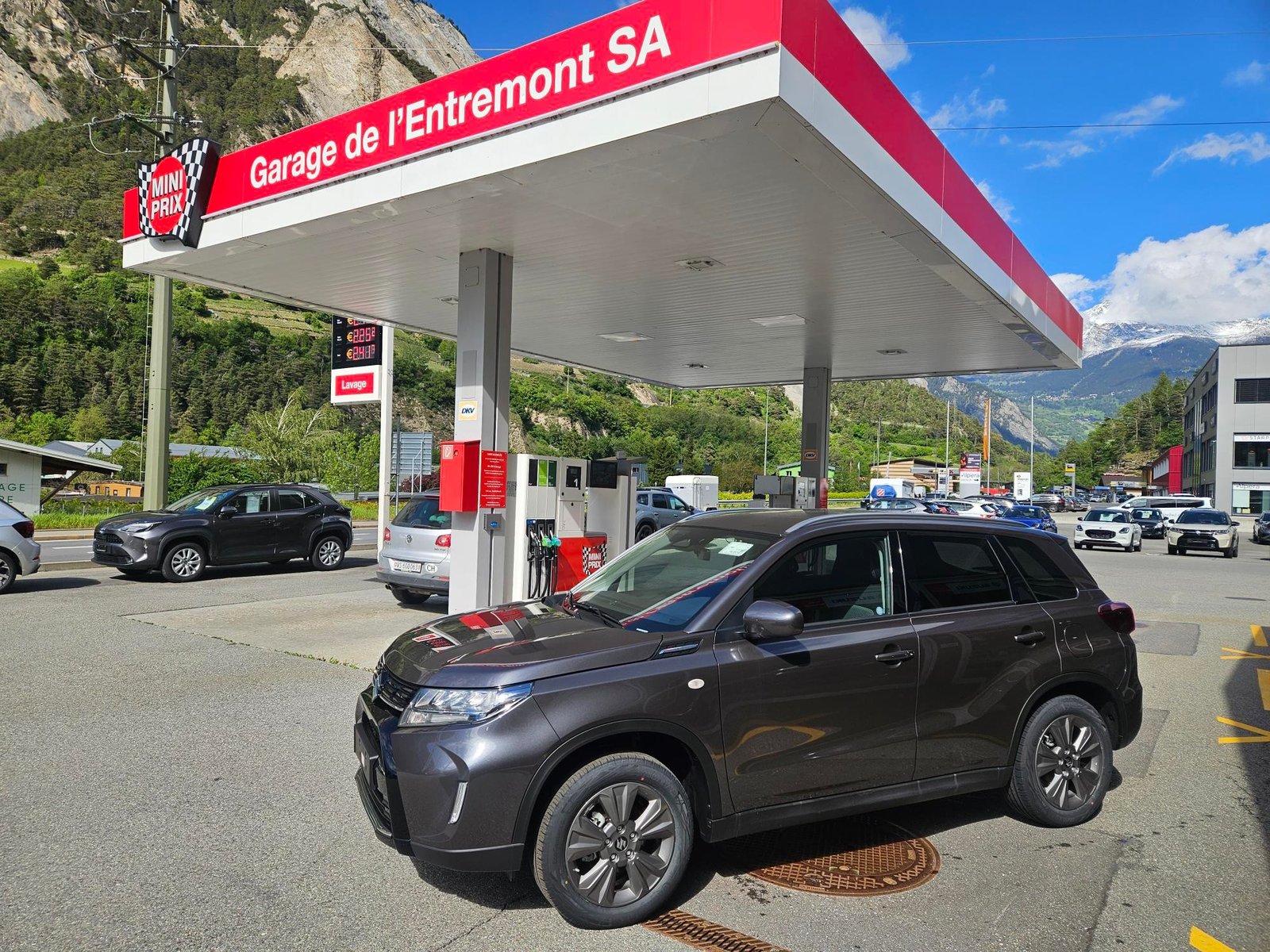 SUZUKI Vitara 1.4 Boosterjet Compact + 4x4 Hybrid Automatic, Benzin, Neuwagen, Automatik - 4