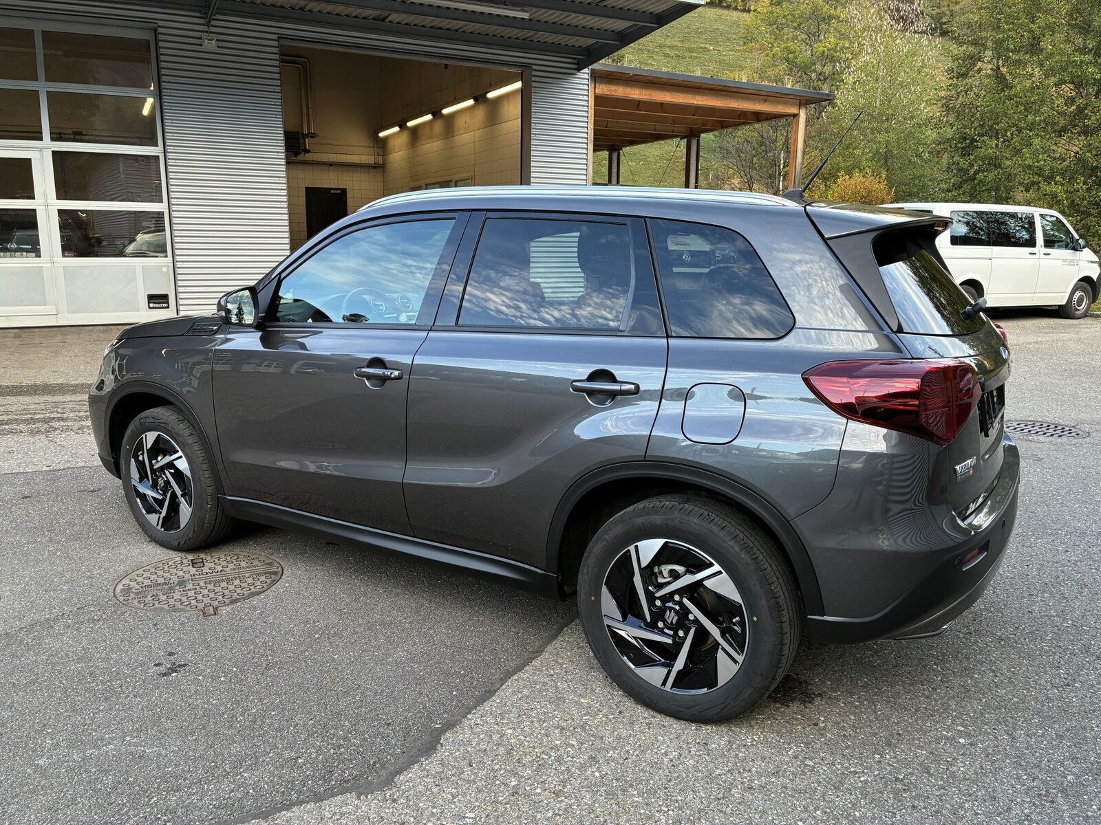 SUZUKI Vitara 1.5 HyCompact Top, Benzin, Occasion / Gebraucht, Automatik - 3