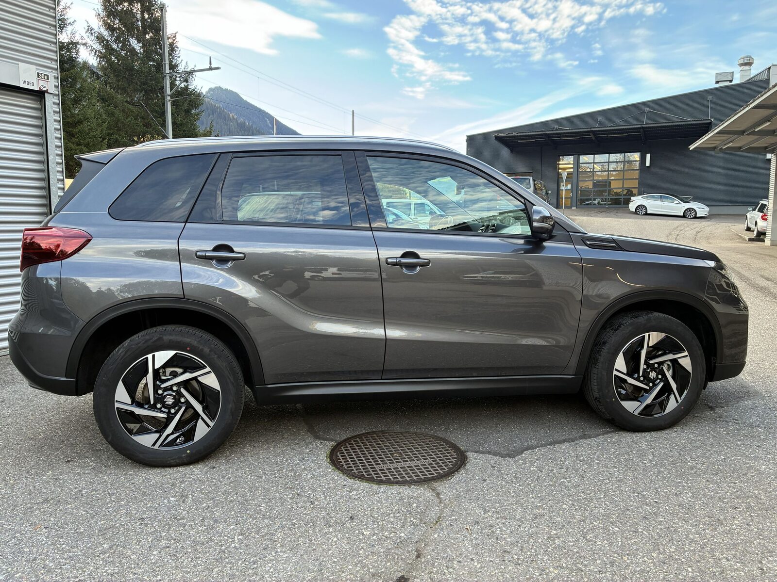SUZUKI Vitara 1.5 HyCompact Top, Benzin, Occasion / Gebraucht, Automatik - 6