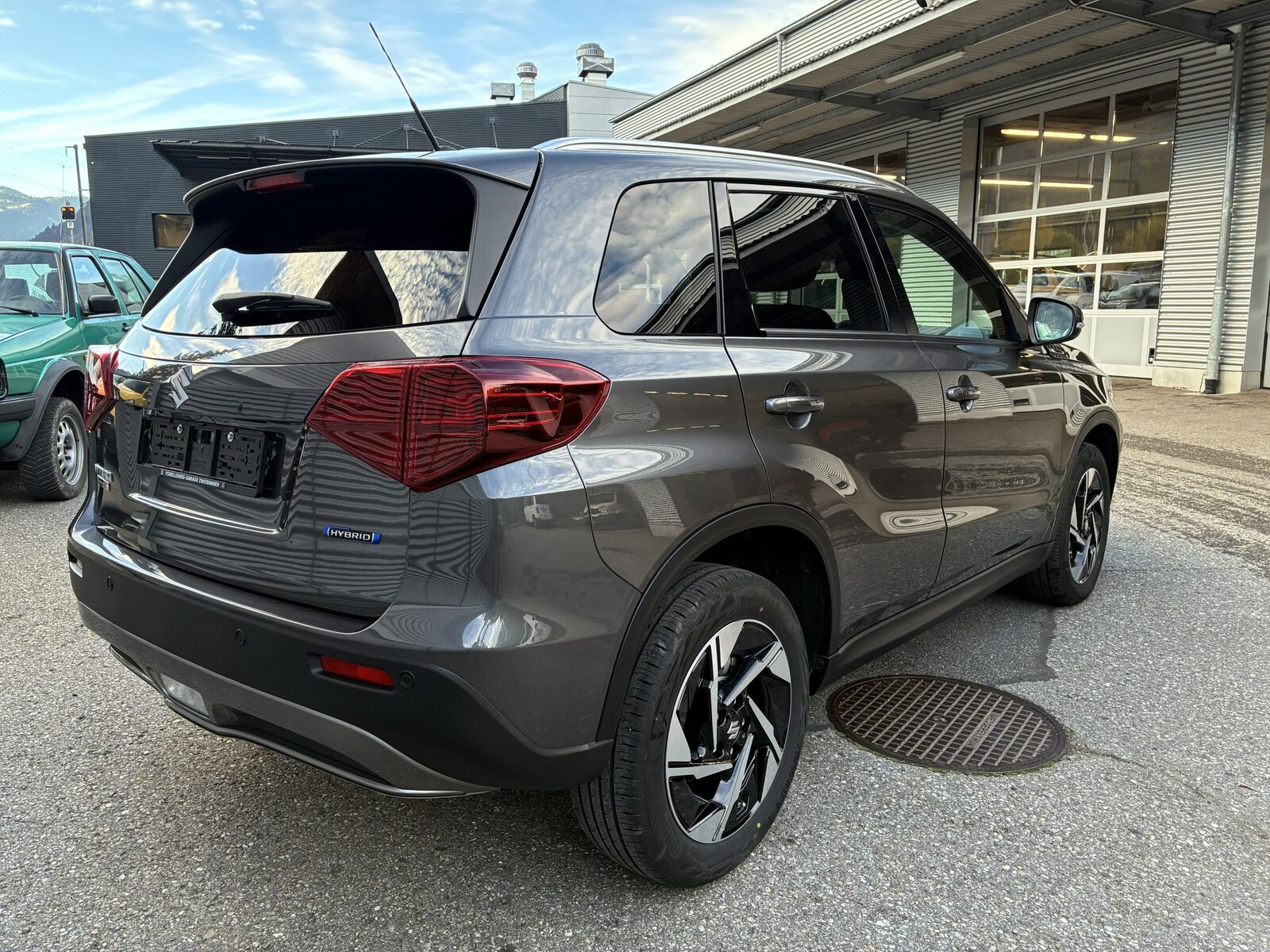 SUZUKI Vitara 1.5 HyCompact Top, Benzin, Occasion / Gebraucht, Automatik - 7