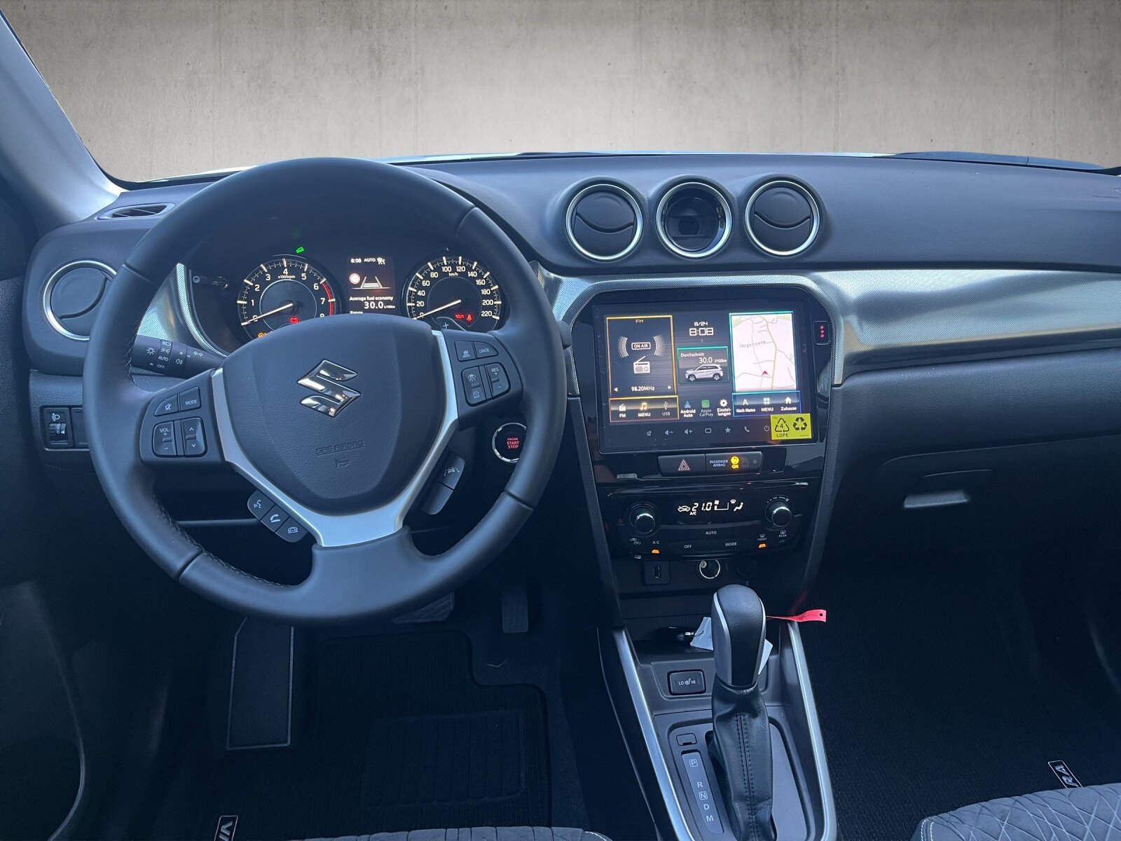 SUZUKI Vitara 1.4 Boosterjet Sakura Top 4x4 Hybrid Automatic, Benzin, Vorführwagen, Automatik - 6