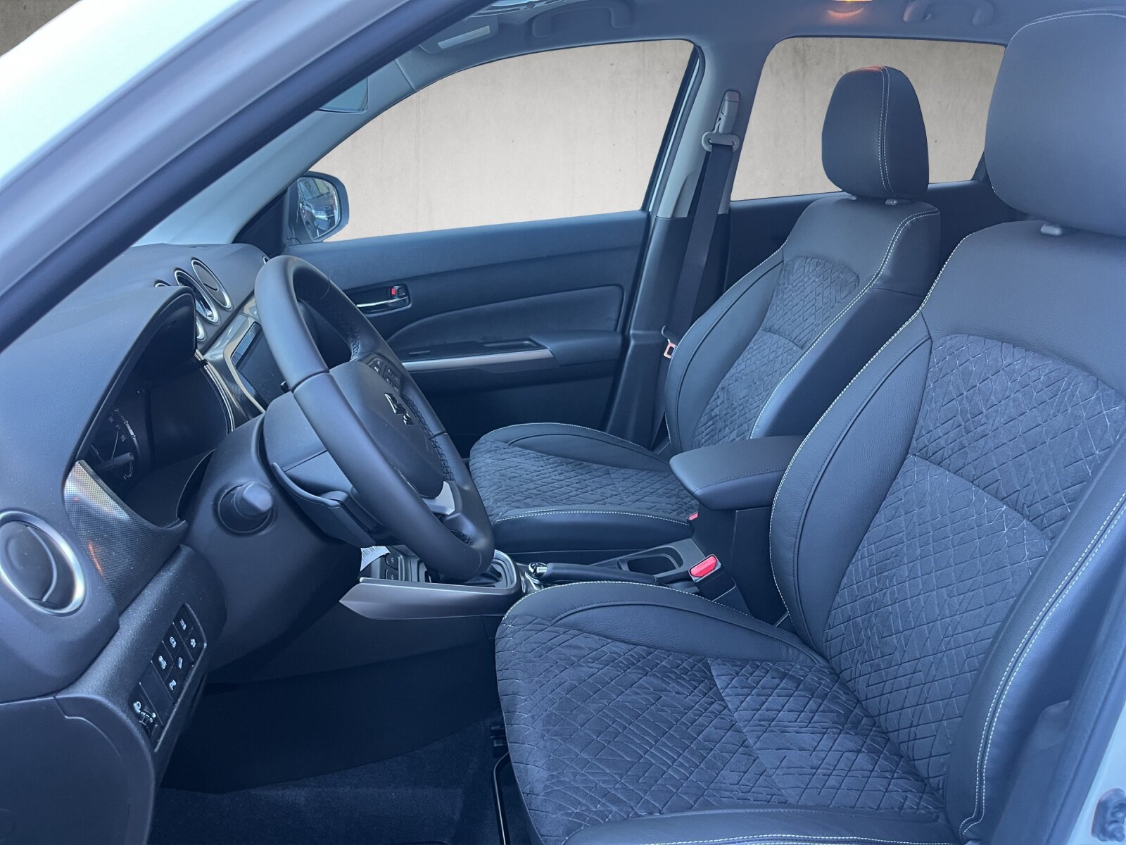 SUZUKI Vitara 1.4 Boosterjet Sakura Top 4x4 Hybrid Automatic, Benzin, Vorführwagen, Automatik - 7
