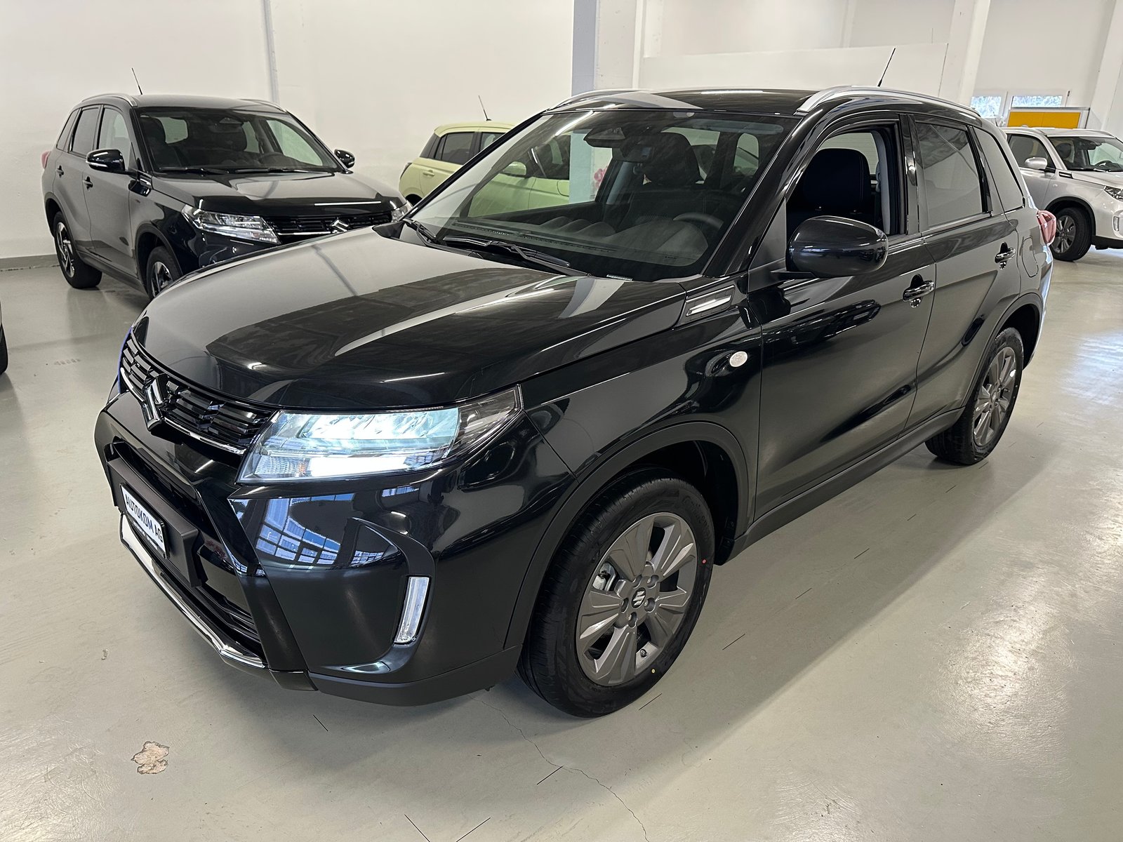 SUZUKI Vitara 1.4 Boosterjet Compact + 4x4 Hybrid Automatic, Petrol, New car, Automatic - 3