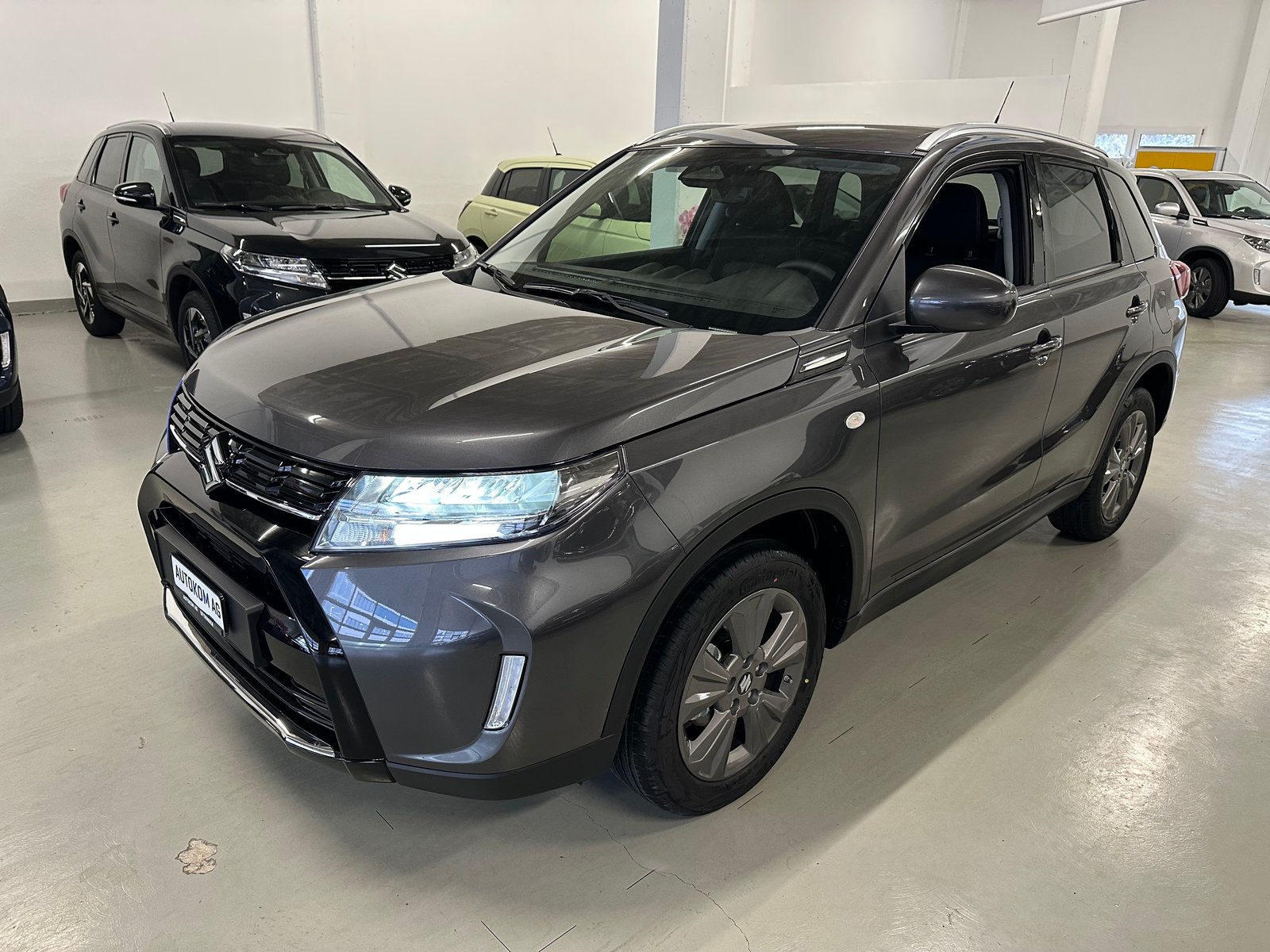 SUZUKI Vitara 1.4 Boosterjet Compact + 4x4 Hybrid Automatic, Petrol, New car, Automatic - 3