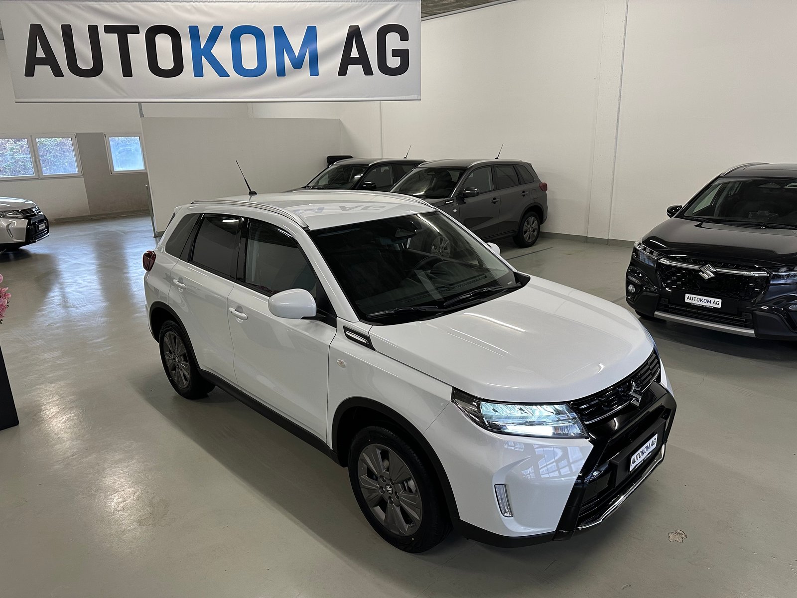 SUZUKI Vitara 1.4 Boosterjet Compact + 4x4 Hybrid Automatic, Essence, Voiture nouvelle, Automatique - 2