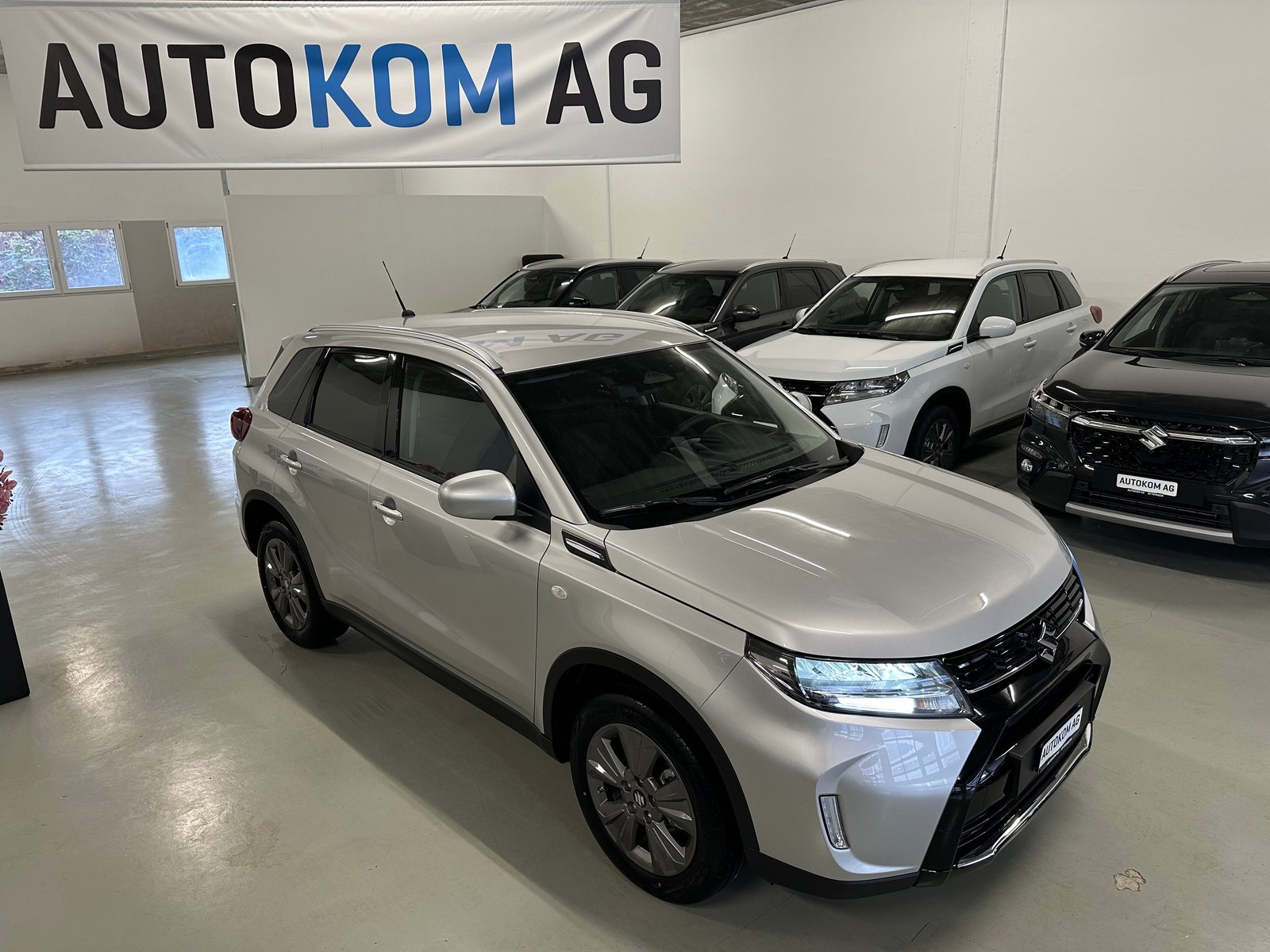 SUZUKI Vitara 1.4 Boosterjet Compact + 4x4 Hybrid Automatic, Essence, Voiture nouvelle, Automatique - 2