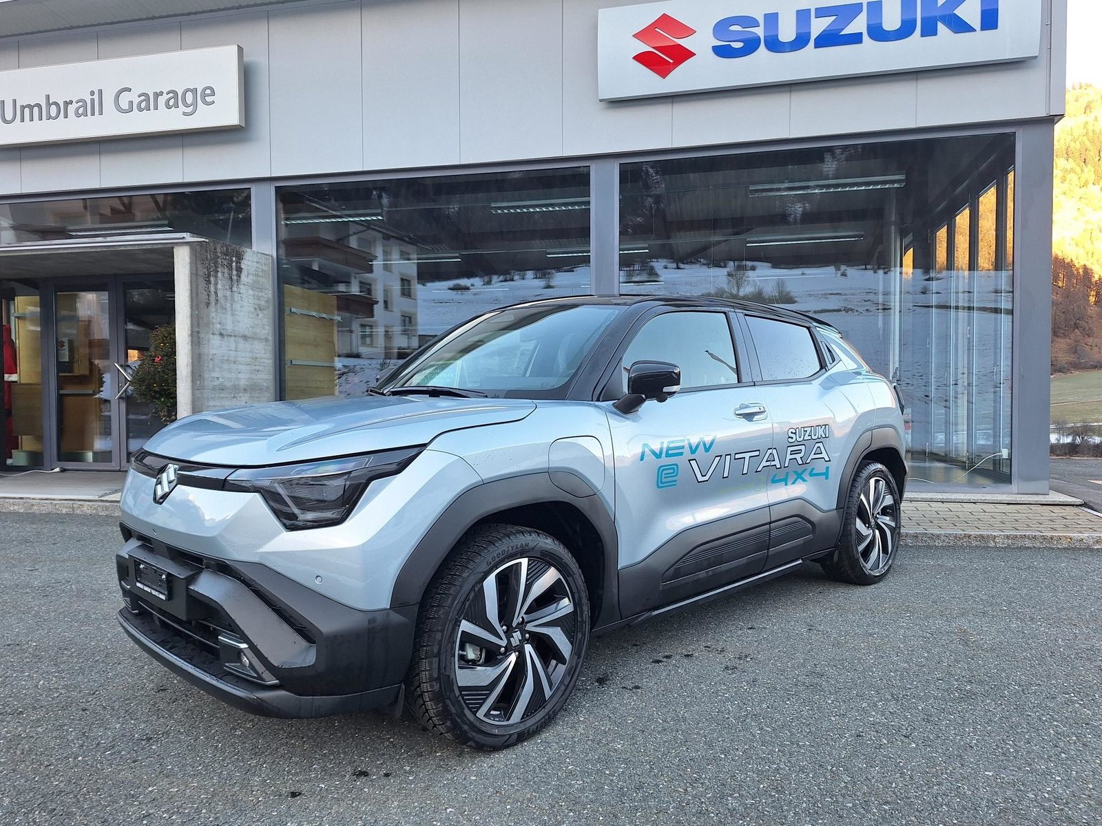 SUZUKI e Vitara Compact Top 4x4