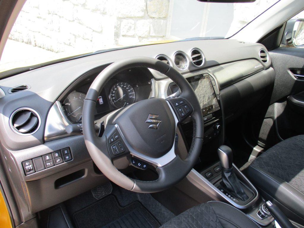 SUZUKI VITARA 1.4 T Compact Top Hybrid 4x4, Mild-Hybrid Petrol/Electric, New car, Automatic - 4