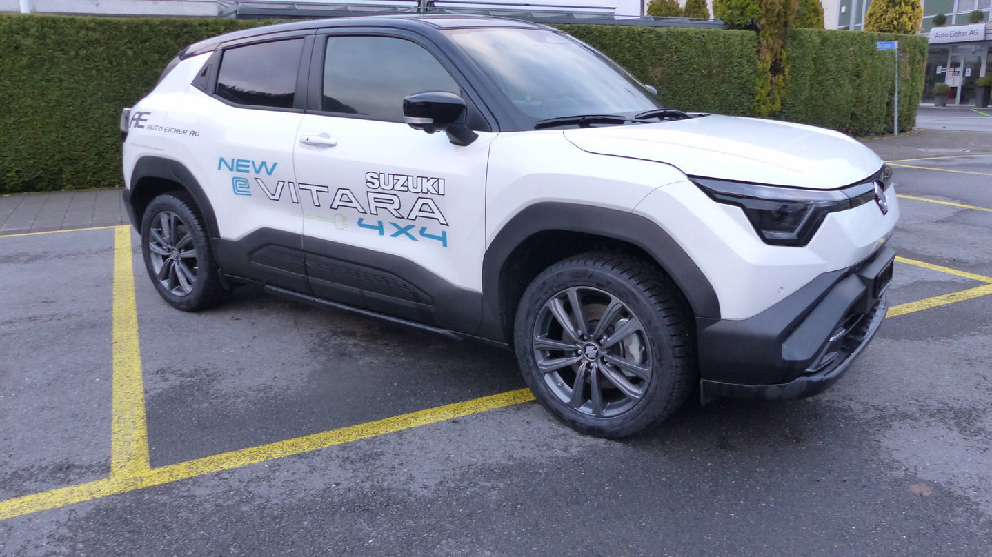SUZUKI e Vitara Compact Top 4x4, Elettrica, Auto nuove, Automatico - 3