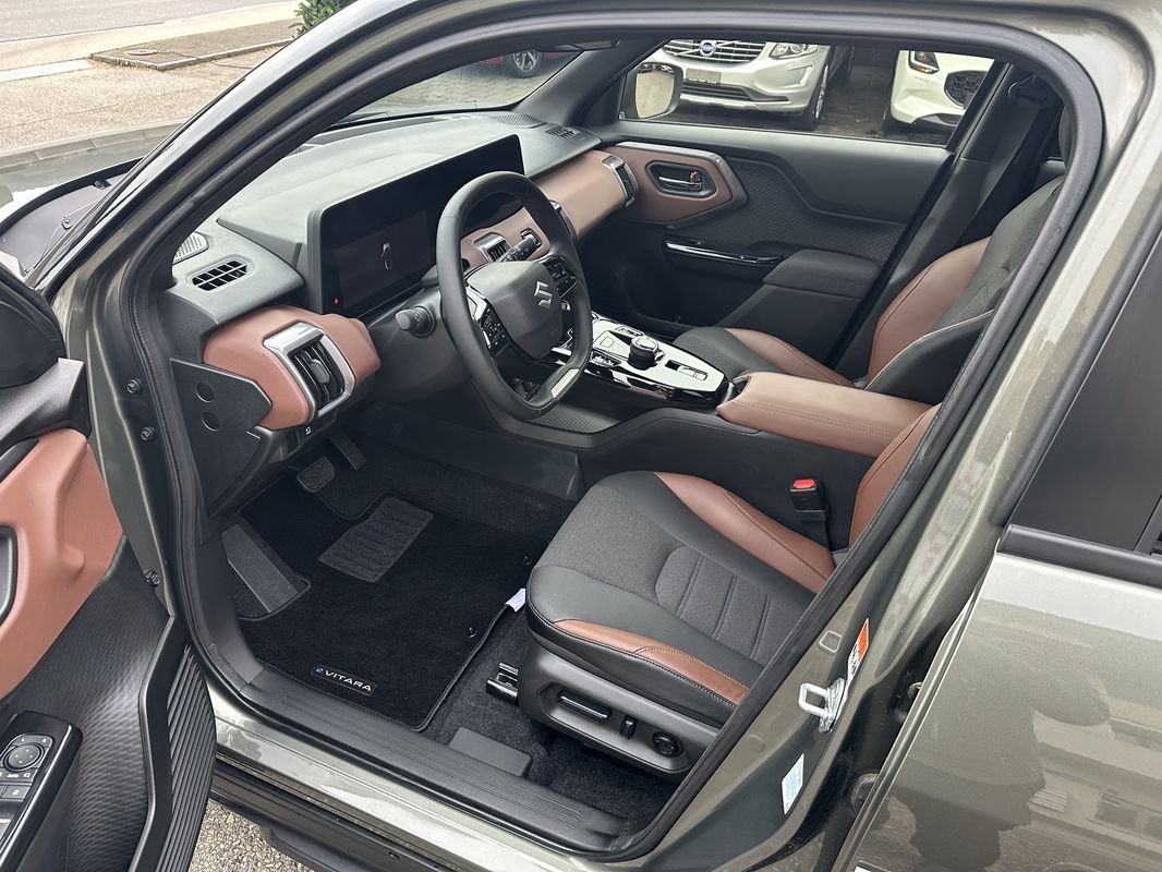 SUZUKI eVitara Compact Top 4x4, Elektro, Neuwagen, Automatik - 2