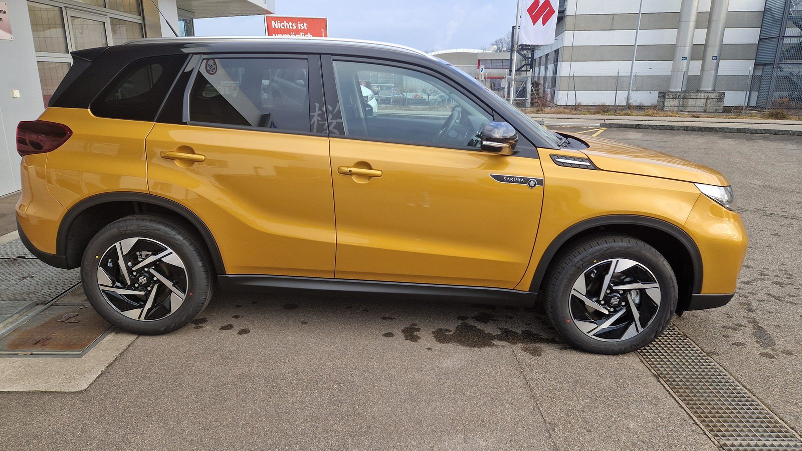 SUZUKI Vitara 1.4 T Sakura Top Hybrid 4x4, Hybride Leggero Benzina/Elettrica, Auto nuove, Automatico - 3