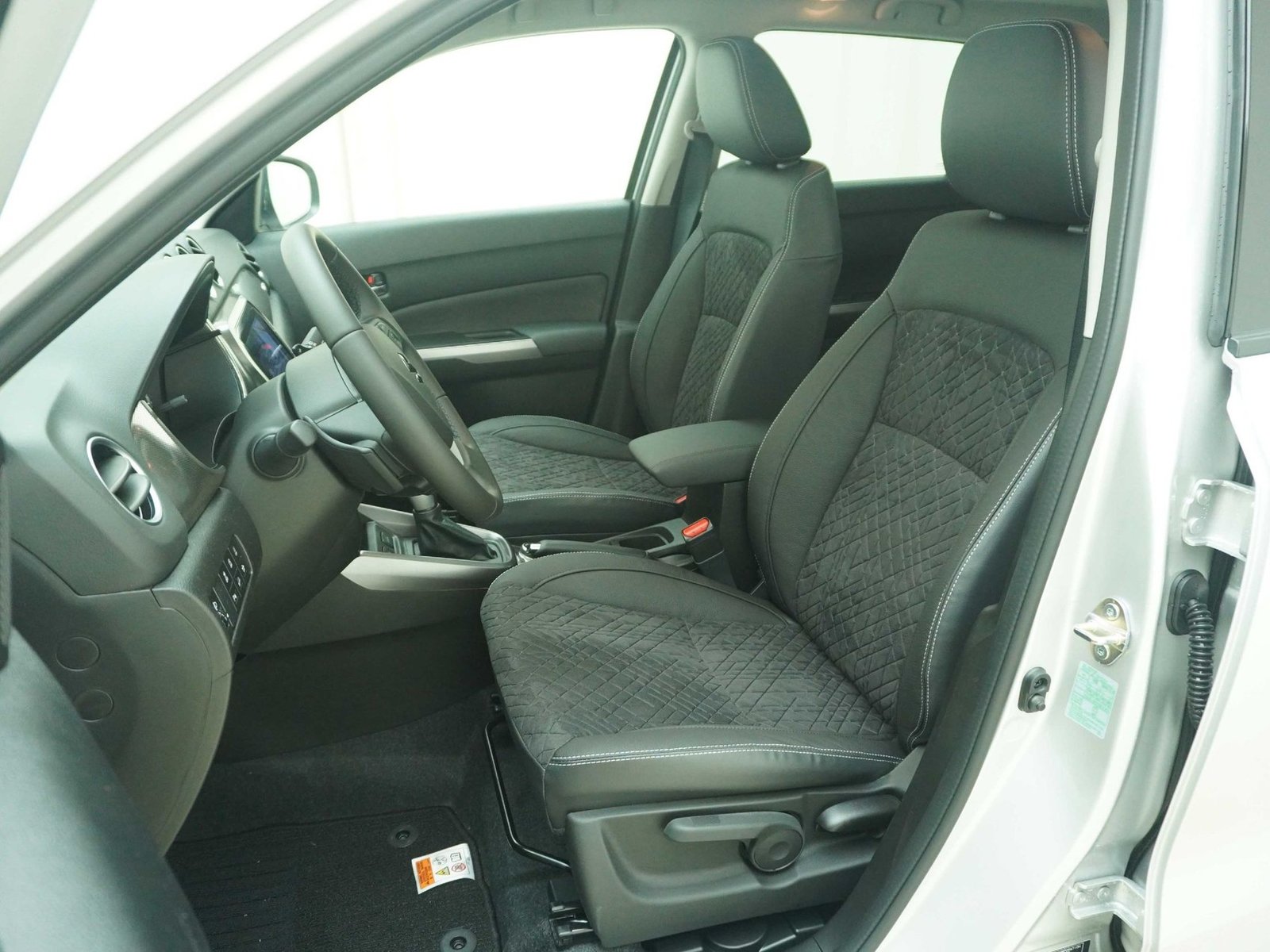 SUZUKI Vitara 1.4 T Compact Top Hybrid 4x4, Petrol, New car, Automatic - 7