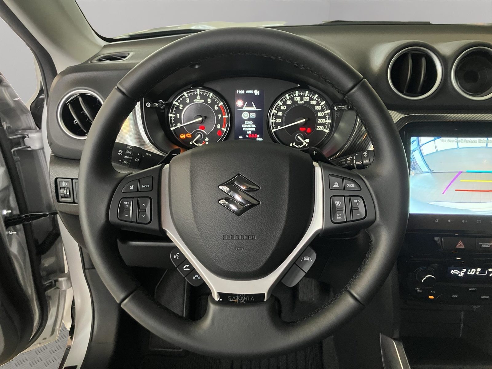 SUZUKI Vitara 1.4 T Sakura Top Hybrid 4x4, Hybride Léger Essence/Électricité, Voiture nouvelle, Automatique - 6
