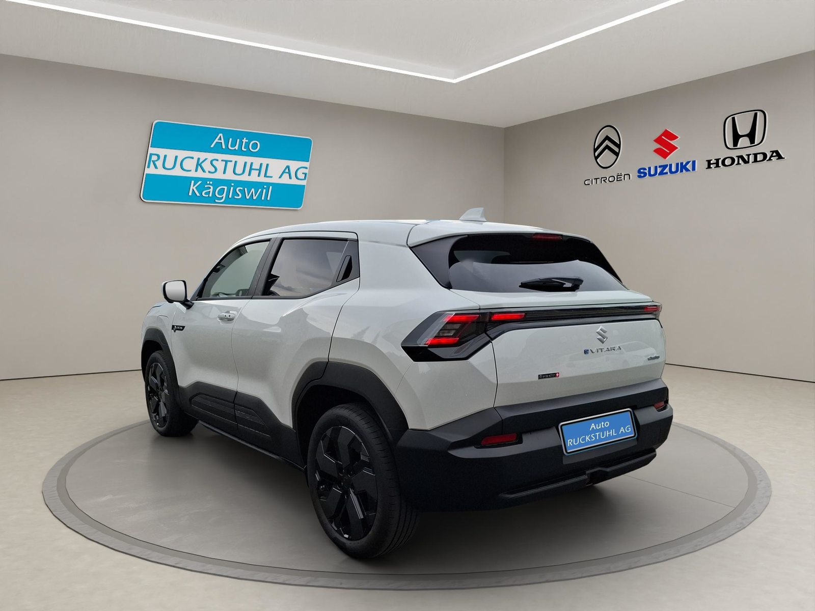 SUZUKI e Vitara Sakura Top 4x4, Electric, New car, Automatic - 5