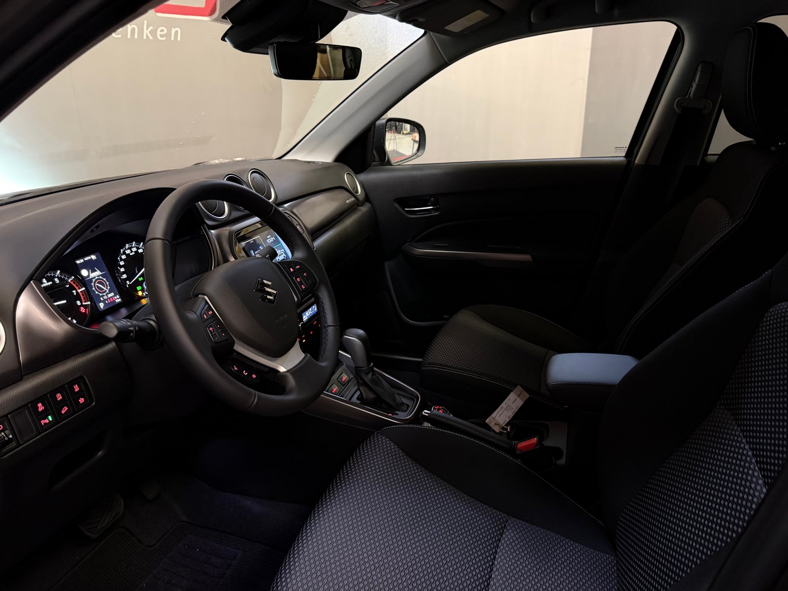 SUZUKI Vitara 1.4 Boosterjet Compact + 4x4 Hybrid Automatic, Essence, Voiture nouvelle, Automatique - 5