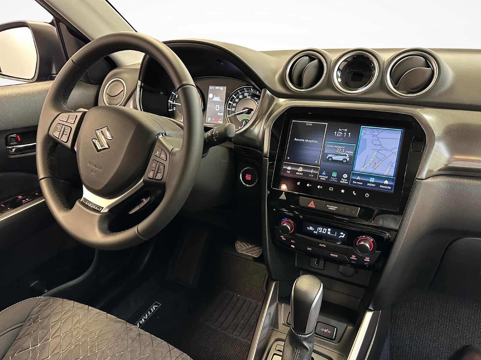 SUZUKI Vitara 1.4 T Sakura Top Hybrid 4x4, Mild-Hybrid Petrol/Electric, New car, Automatic - 6
