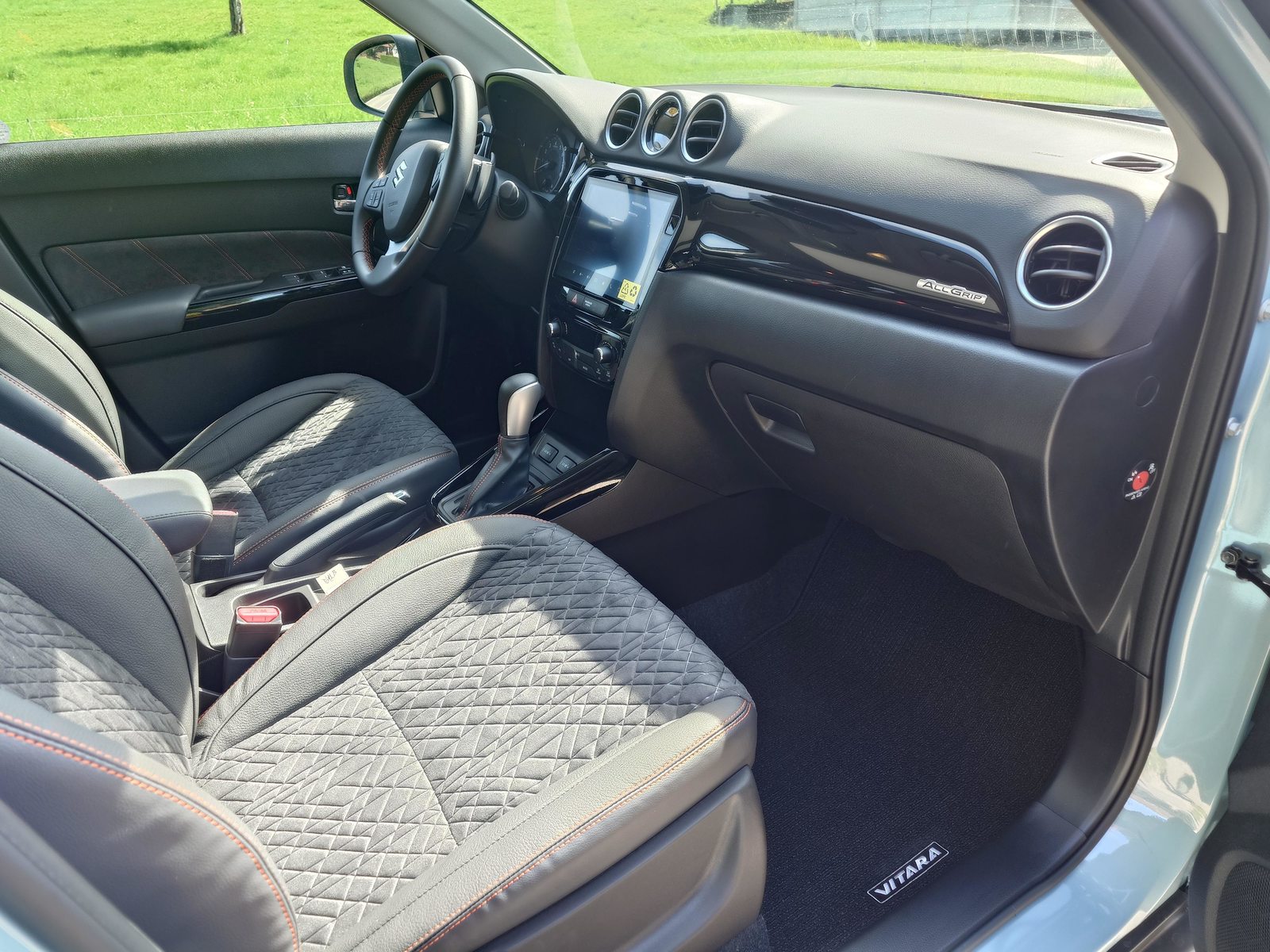 SUZUKI Vitara 1.4 T Black Edition Top Hybrid 4x4, Mild-Hybrid Benzin/Elektro, Neuwagen, Automatik - 7