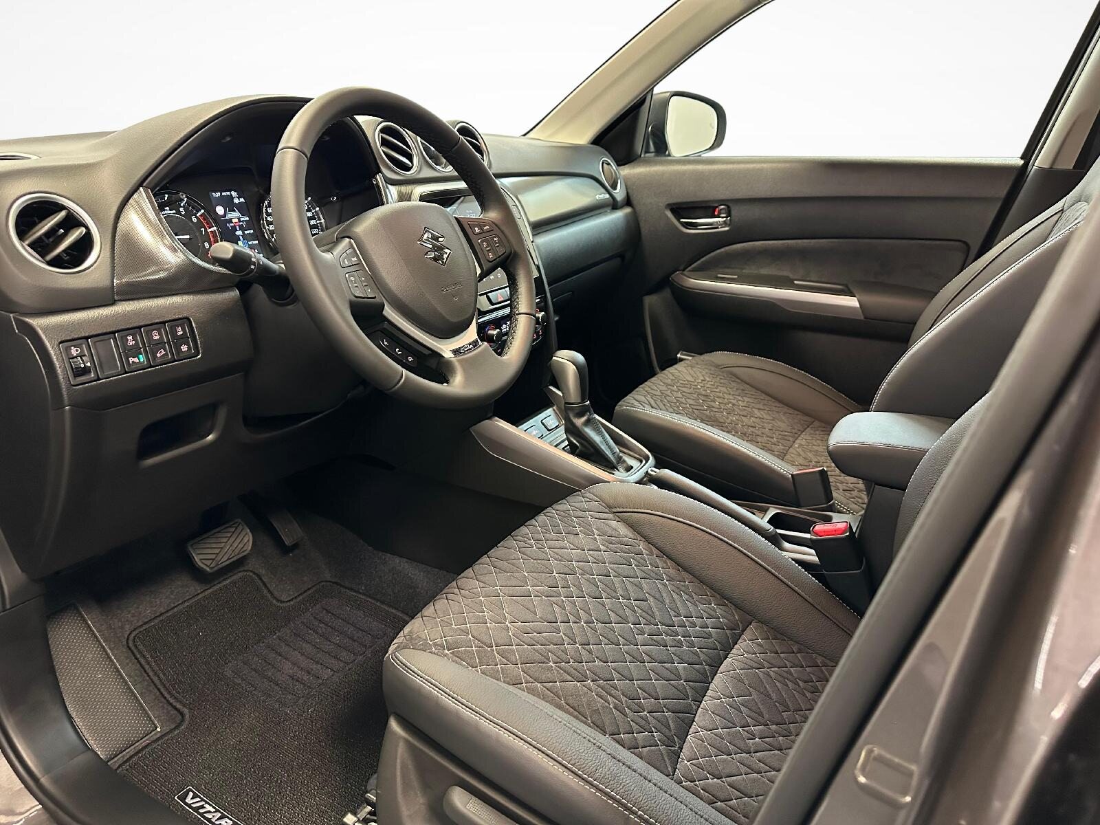 SUZUKI Vitara 1.4 T Piz Sulai Top Hybrid 4x4, Hybride Léger Essence/Électricité, Voiture nouvelle, Automatique - 4