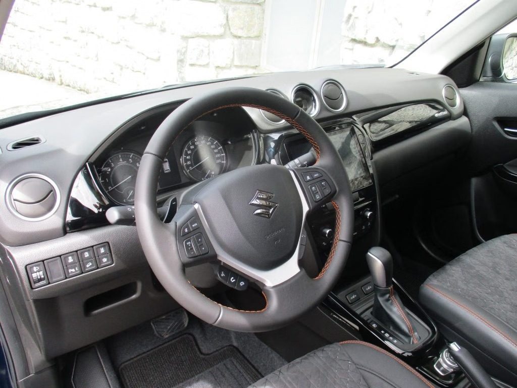 SUZUKI VITARA 1.4 T Black Edition Top Hybrid 4x4, Hybride Leggero Benzina/Elettrica, Auto nuove, Automatico - 4