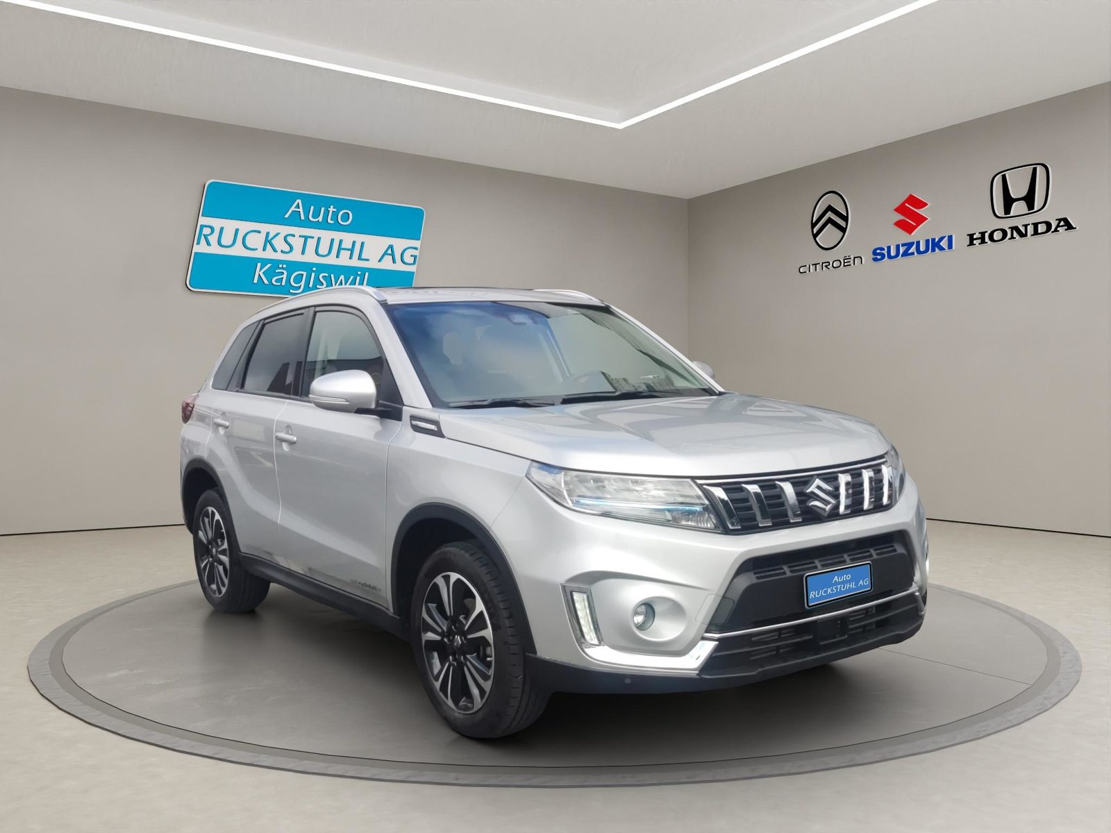 SUZUKI Vitara 1.4 T Compact Top Hybrid 4x4, Mild-Hybrid Petrol/Electric, Second hand / Used, Automatic - 2