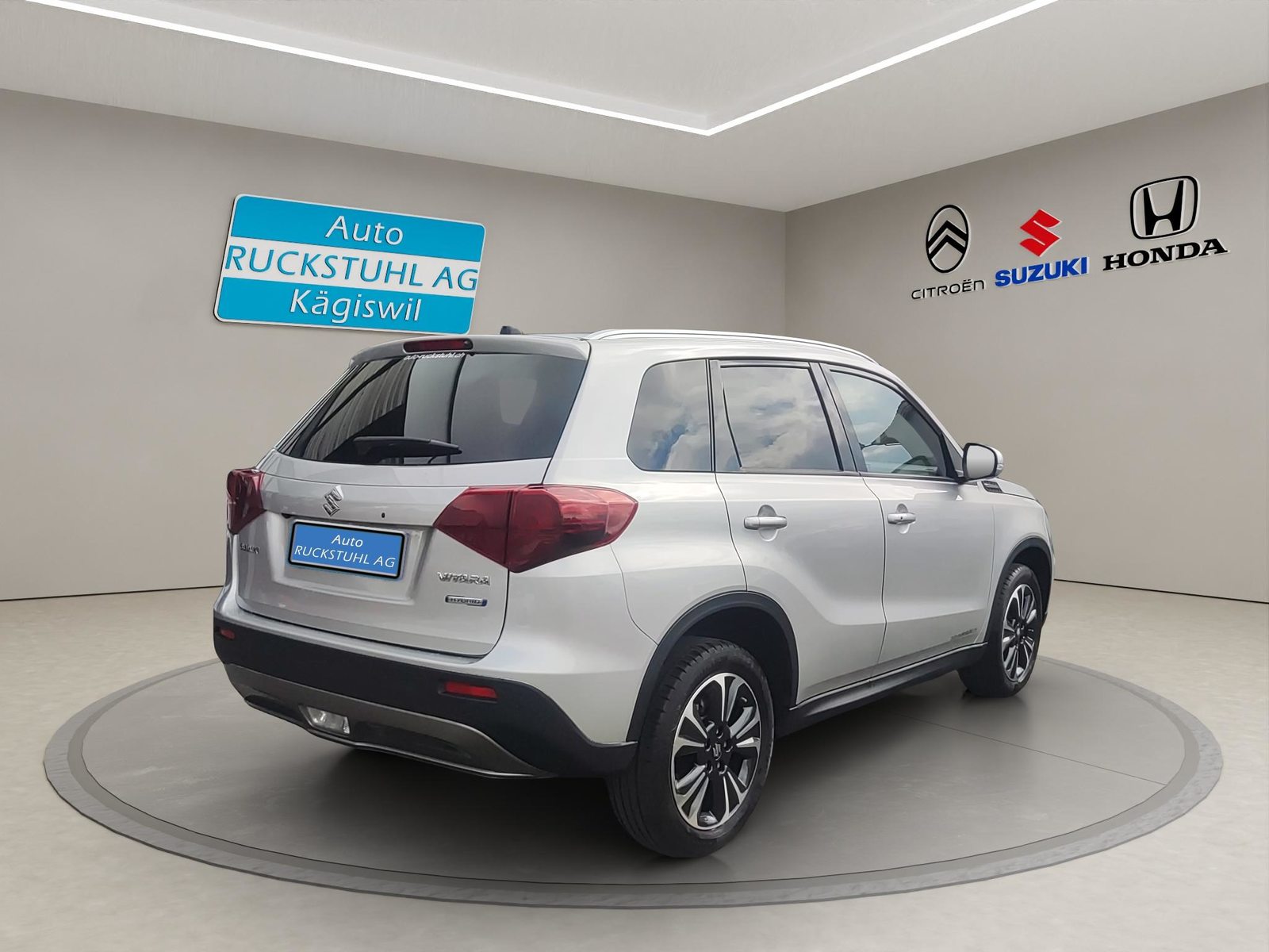 SUZUKI Vitara 1.4 T Compact Top Hybrid 4x4, Mild-Hybrid Petrol/Electric, Second hand / Used, Automatic - 4