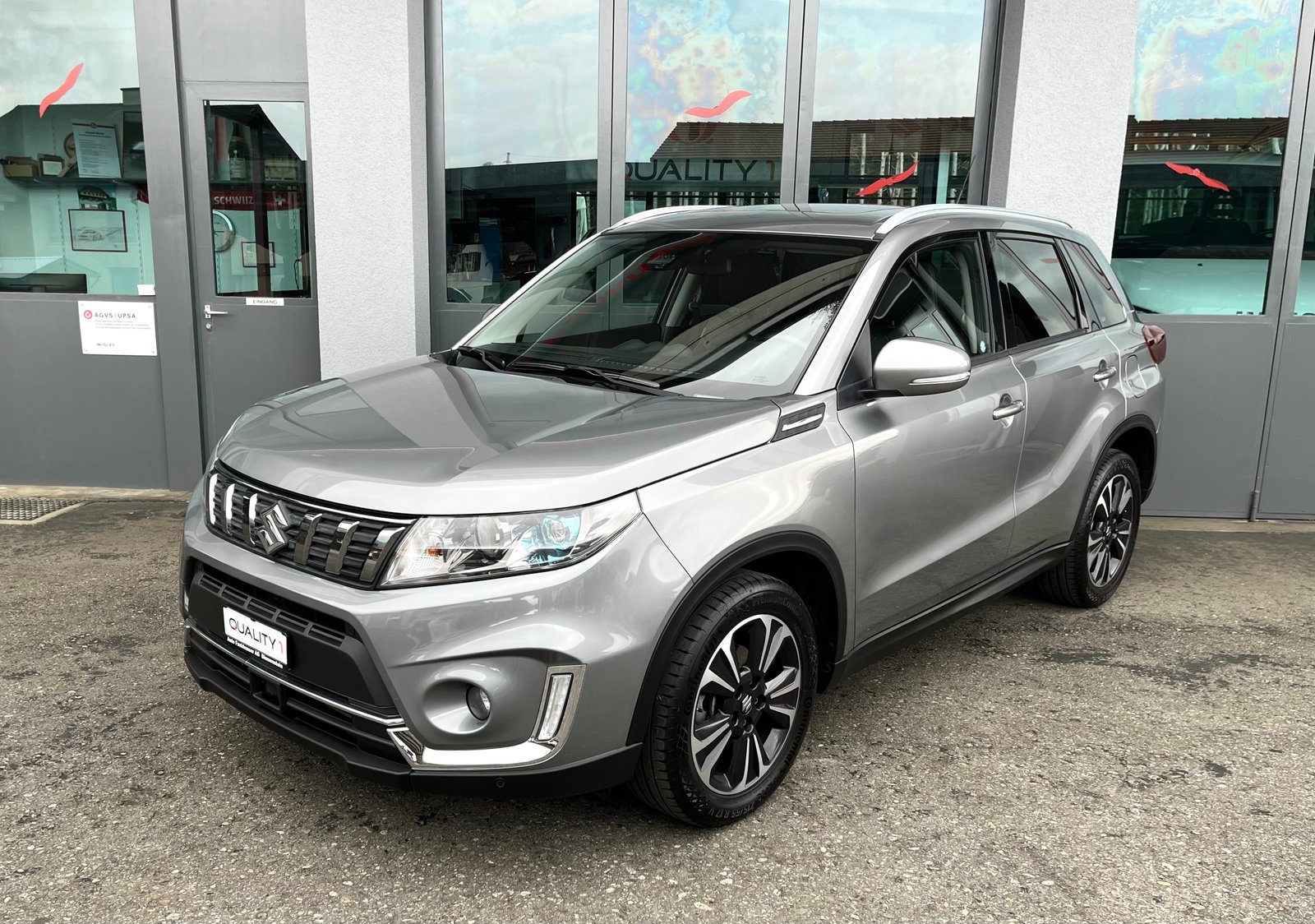SUZUKI Vitara 1.4 Boosterjet Compact Top Automatic, Benzin, Occasion / Gebraucht, Automatik - 3
