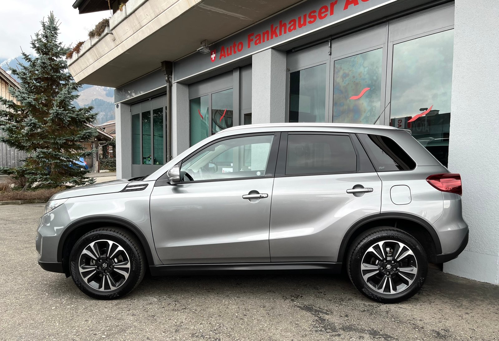 SUZUKI Vitara 1.4 Boosterjet Compact Top Automatic, Benzin, Occasion / Gebraucht, Automatik - 4