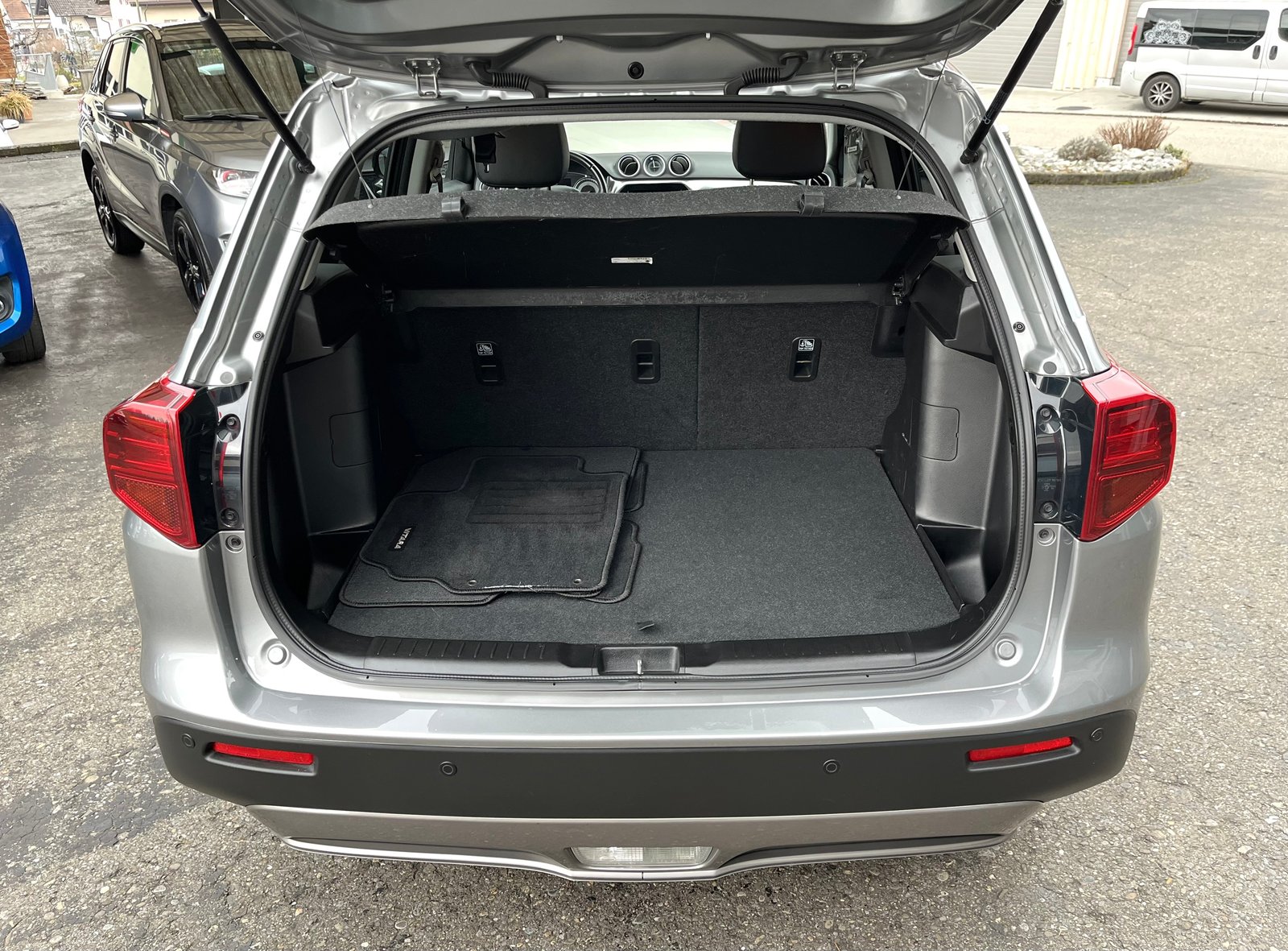 SUZUKI Vitara 1.4 Boosterjet Compact Top Automatic, Benzin, Occasion / Gebraucht, Automatik - 6