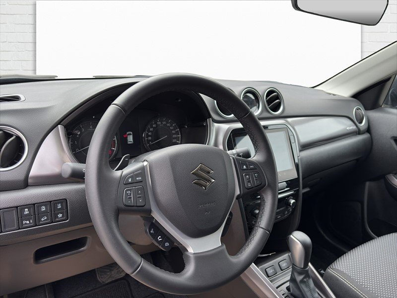 SUZUKI Vitara 1.4 T Compact+ Hybrid 4x4, Benzin, Occasion / Gebraucht, Automatik - 7