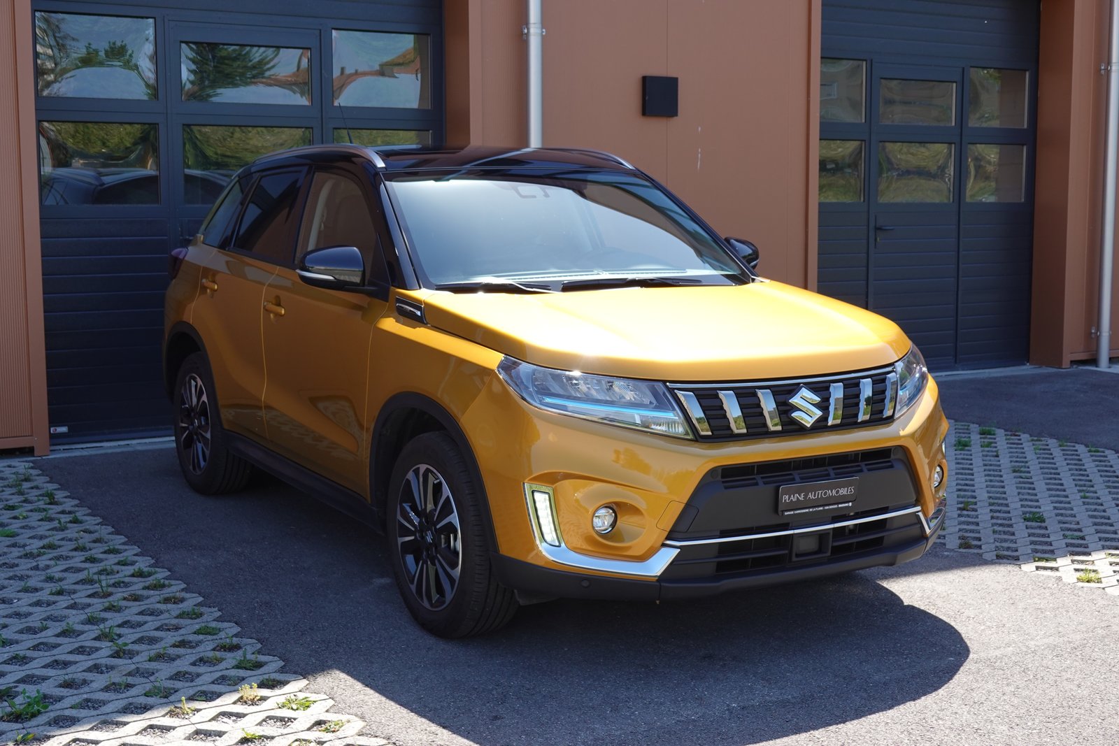 SUZUKI Vitara 1.5 Hybrid Edition 35 Top 4x4 AGS - Toit Ouvr, Hybride Intégral Essence/Électricité, Occasion / Utilisé, Automatique - 3