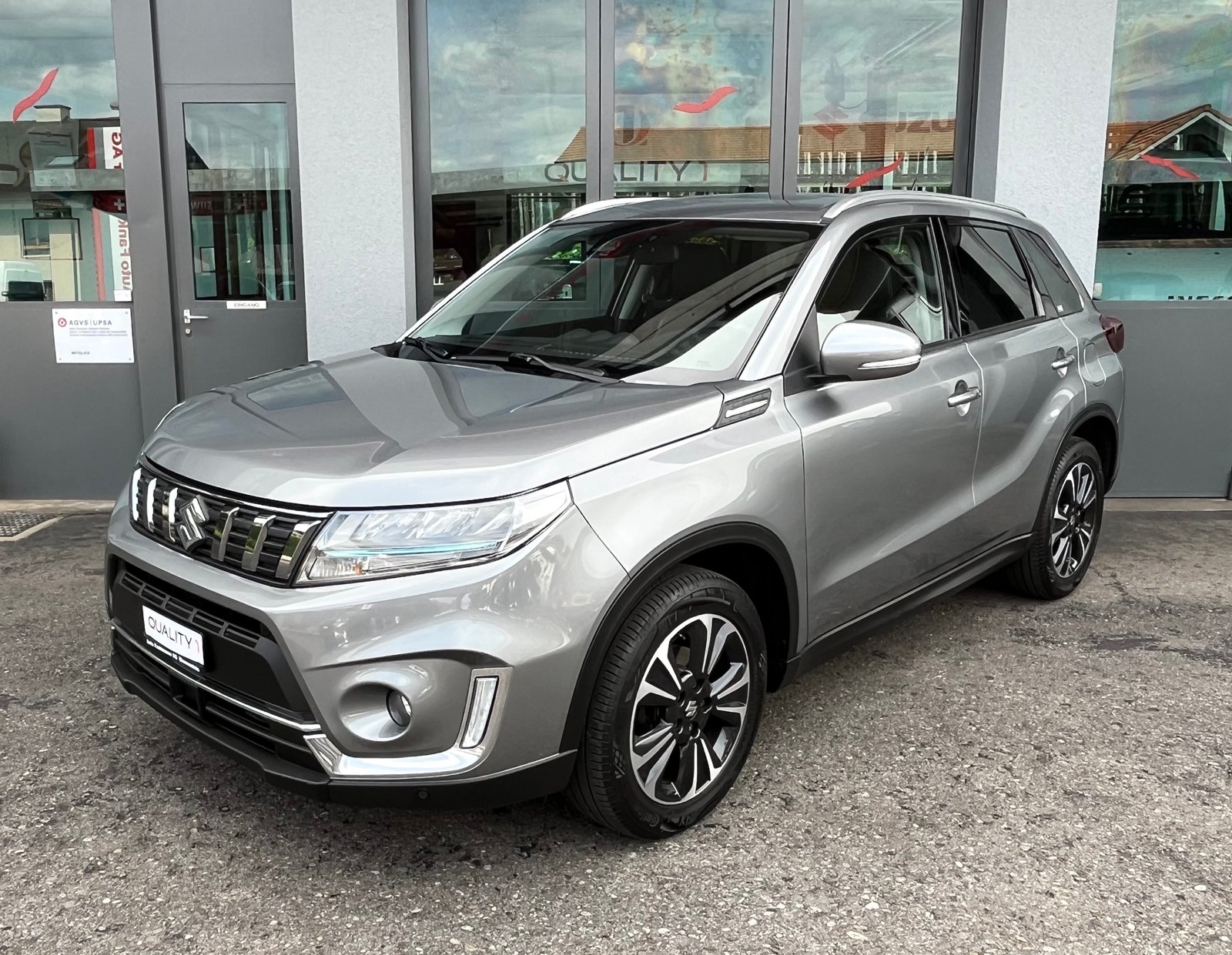 SUZUKI Vitara 1.4 Boosterjet Compact Top Hybrid, Voll-Hybrid Benzin/Elektro, Occasion / Gebraucht, Handschaltung - 3