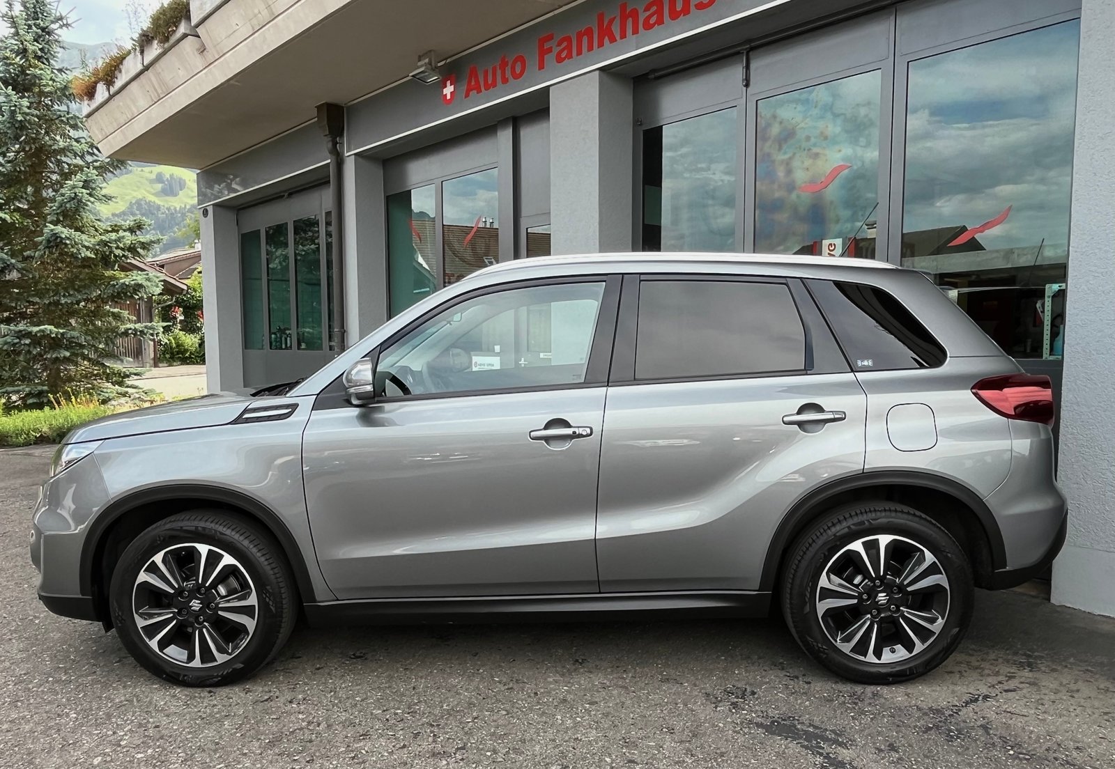SUZUKI Vitara 1.4 Boosterjet Compact Top Hybrid, Voll-Hybrid Benzin/Elektro, Occasion / Gebraucht, Handschaltung - 4