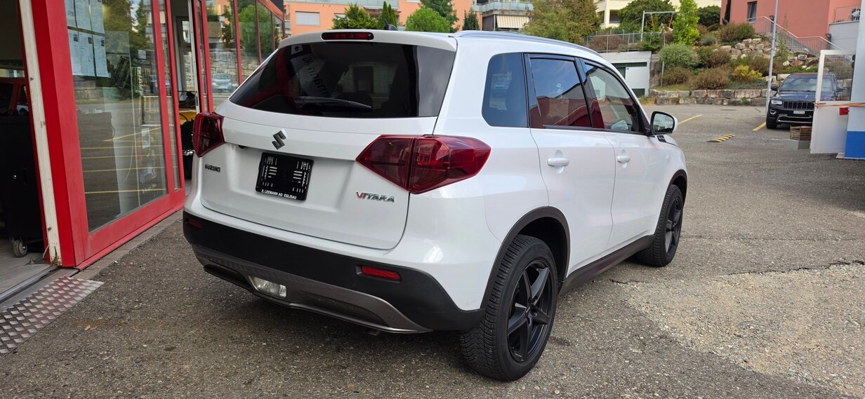 SUZUKI Vitara 1.4 Boosterjet Compact + Automatic, Benzin, Occasion / Gebraucht, Automatik - 3