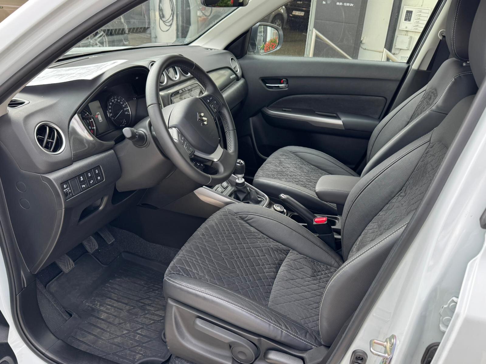 SUZUKI Vitara 1.4 T Compact+ Hybrid 4x4, Hybride Léger Essence/Électricité, Occasion / Utilisé, Manuelle - 5