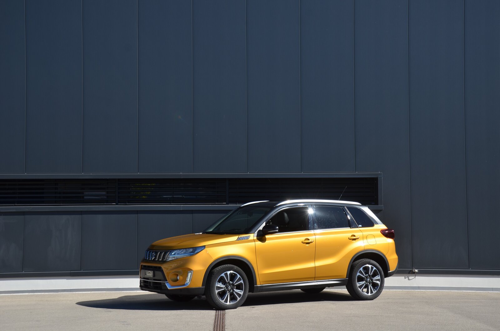SUZUKI Vitara 1.5 Hybrid Comfort + 4x4 AGS, Hybride Integrale Benzina/Elettrica, Occasioni / Usate, Automatico - 2