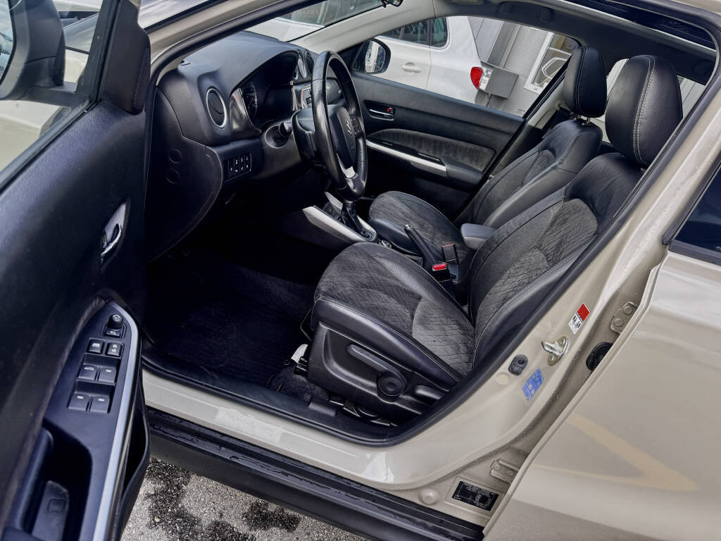SUZUKI Vitara 1.4 T Compact Top Hybrid 4x4, Mild-Hybrid Petrol/Electric, Second hand / Used, Automatic - 6