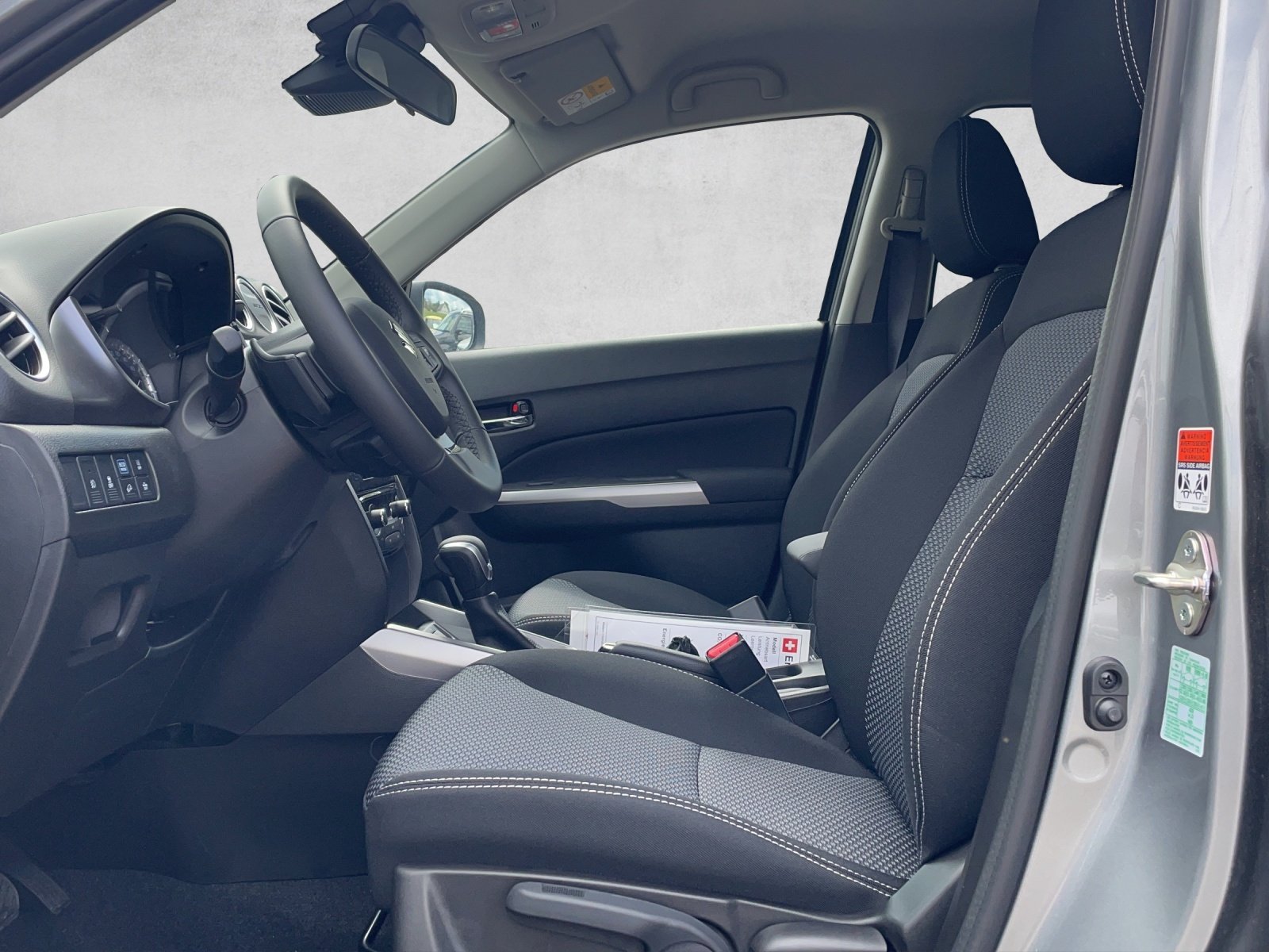 SUZUKI Vitara 1.5 Hybrid Edition 35 4, Essence, Voiture de démonstration, Automatique - 5