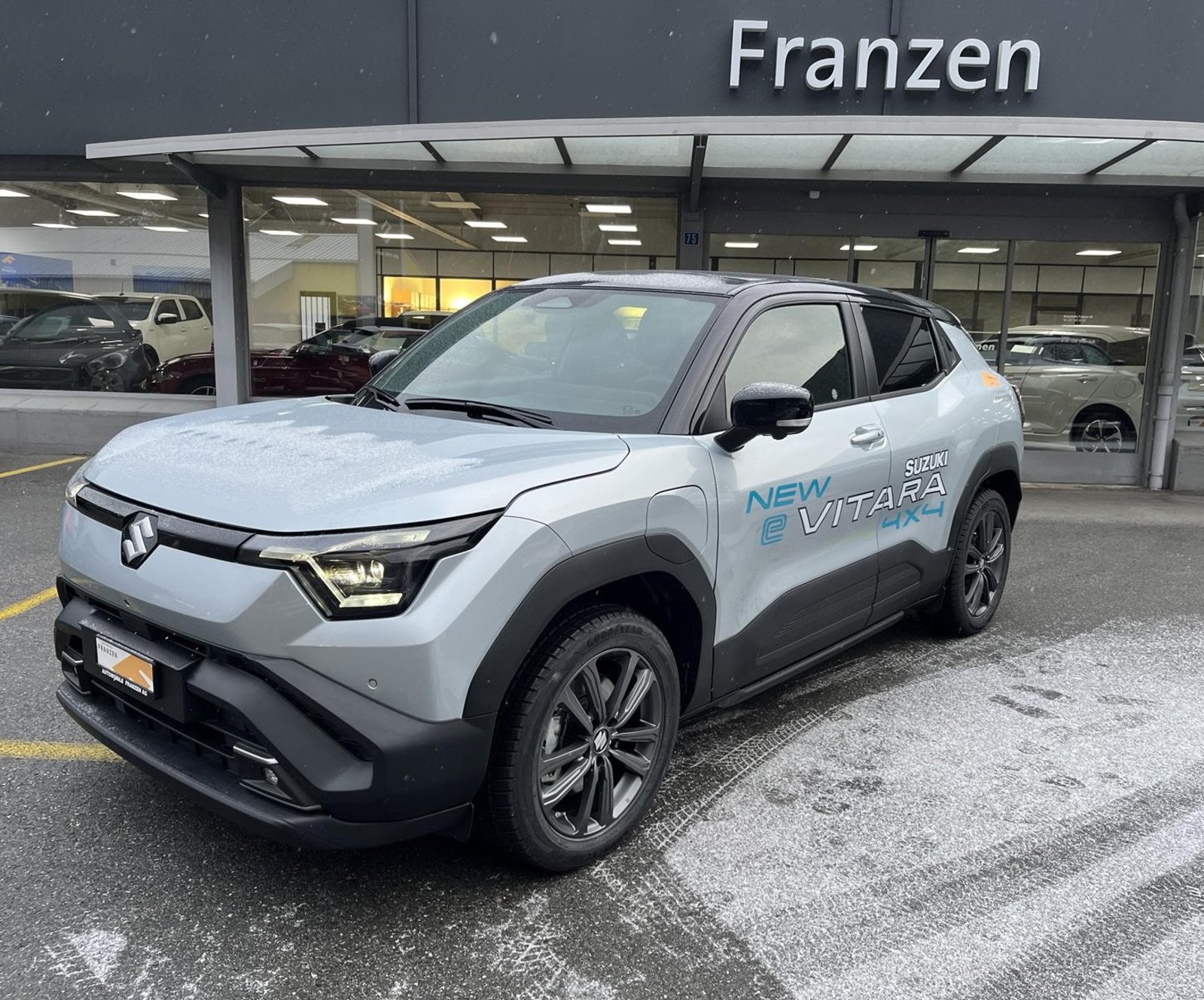 SUZUKI e Vitara Compact Top 4x4, Elettrica, Auto dimostrativa, Automatico - 2