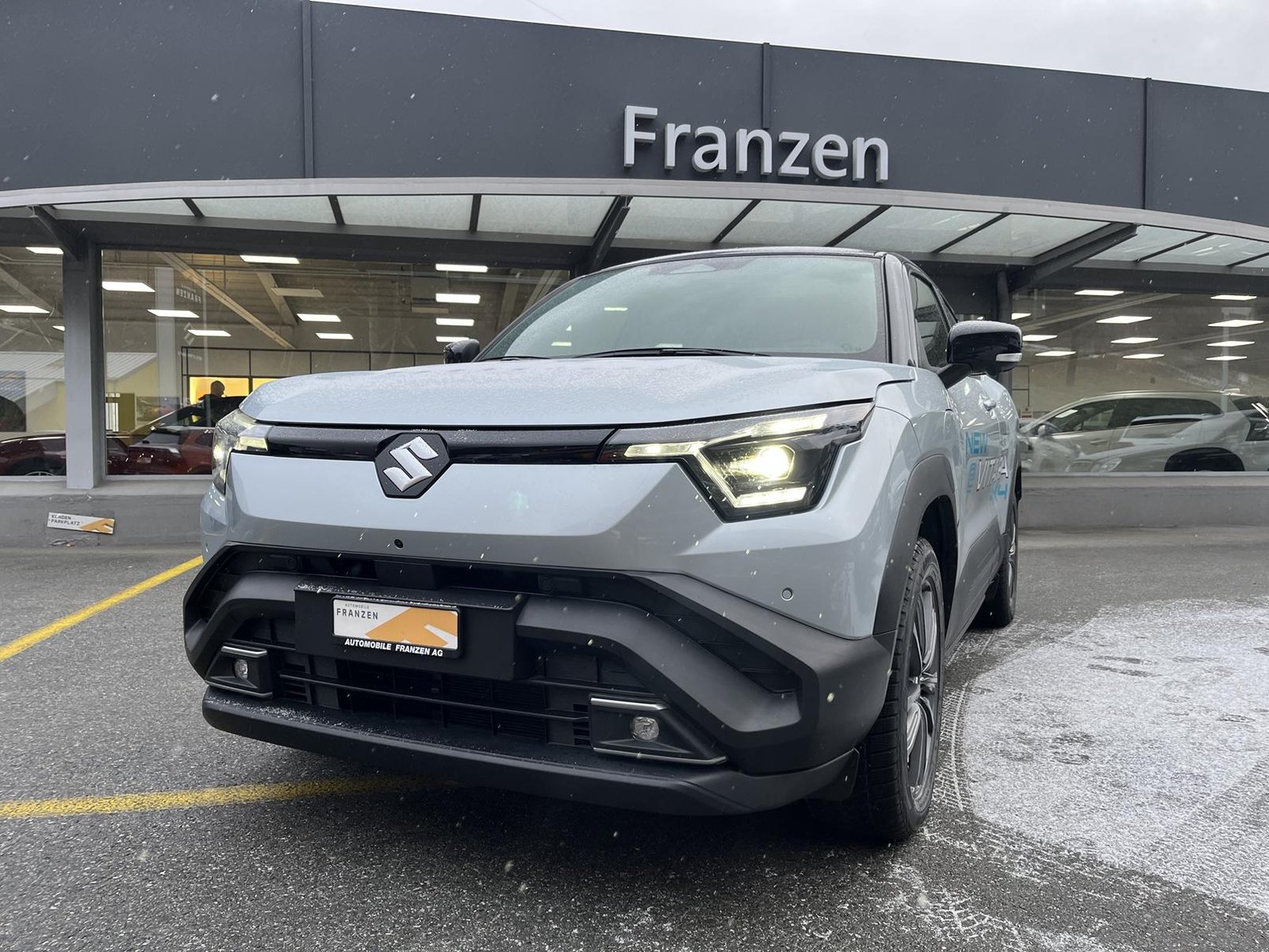 SUZUKI e Vitara Compact Top 4x4, Elettrica, Auto dimostrativa, Automatico - 3
